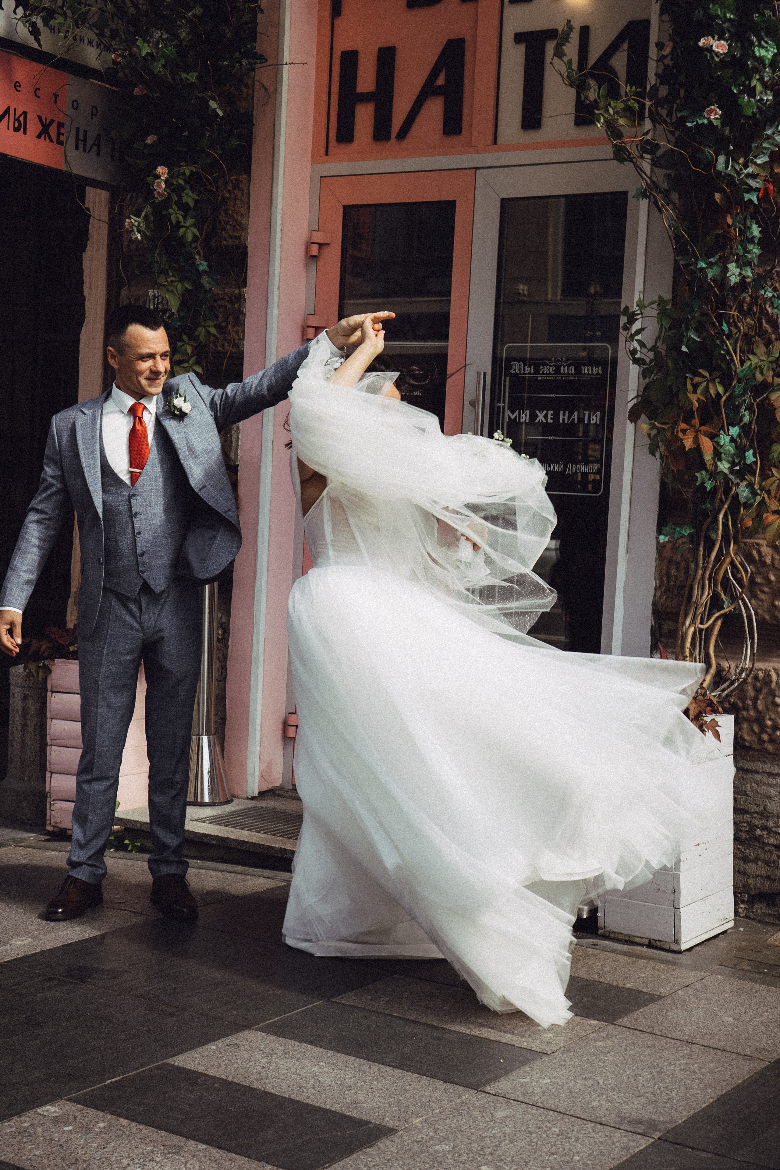 СВАДЕБНАЯ ПРОГУЛКА РЕСТОРАН МЫ ЖЕ НА ТЫ И ФОТОСЕССИИЯ С АВТОМОБИЛЕМ. Профессиональный фотограф, Санкт-Петербург — Виктория Богомолова