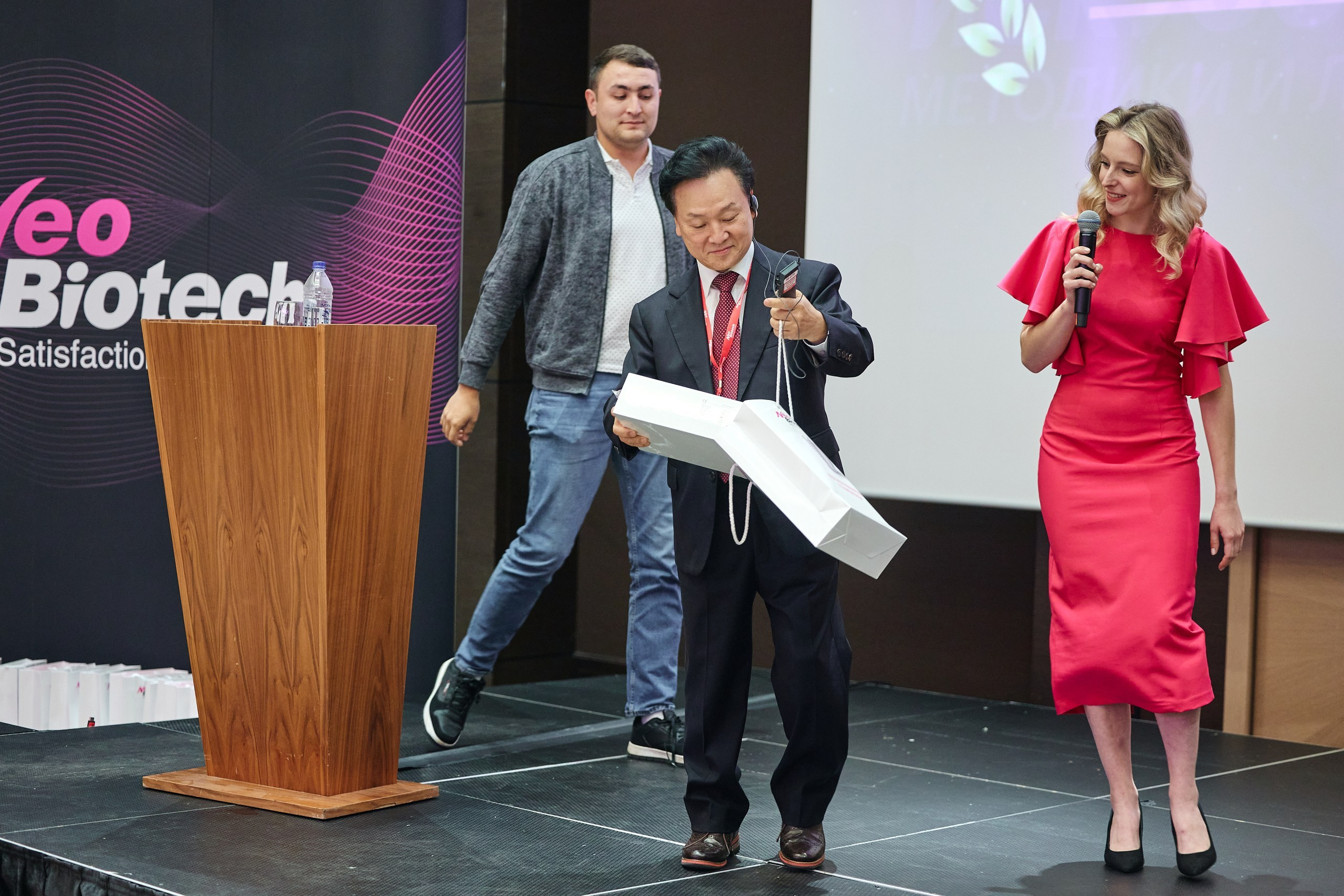 Конгресс имплантологов Neo Biotech 2025. Антон Артюшин, портретный фотограф. Москва