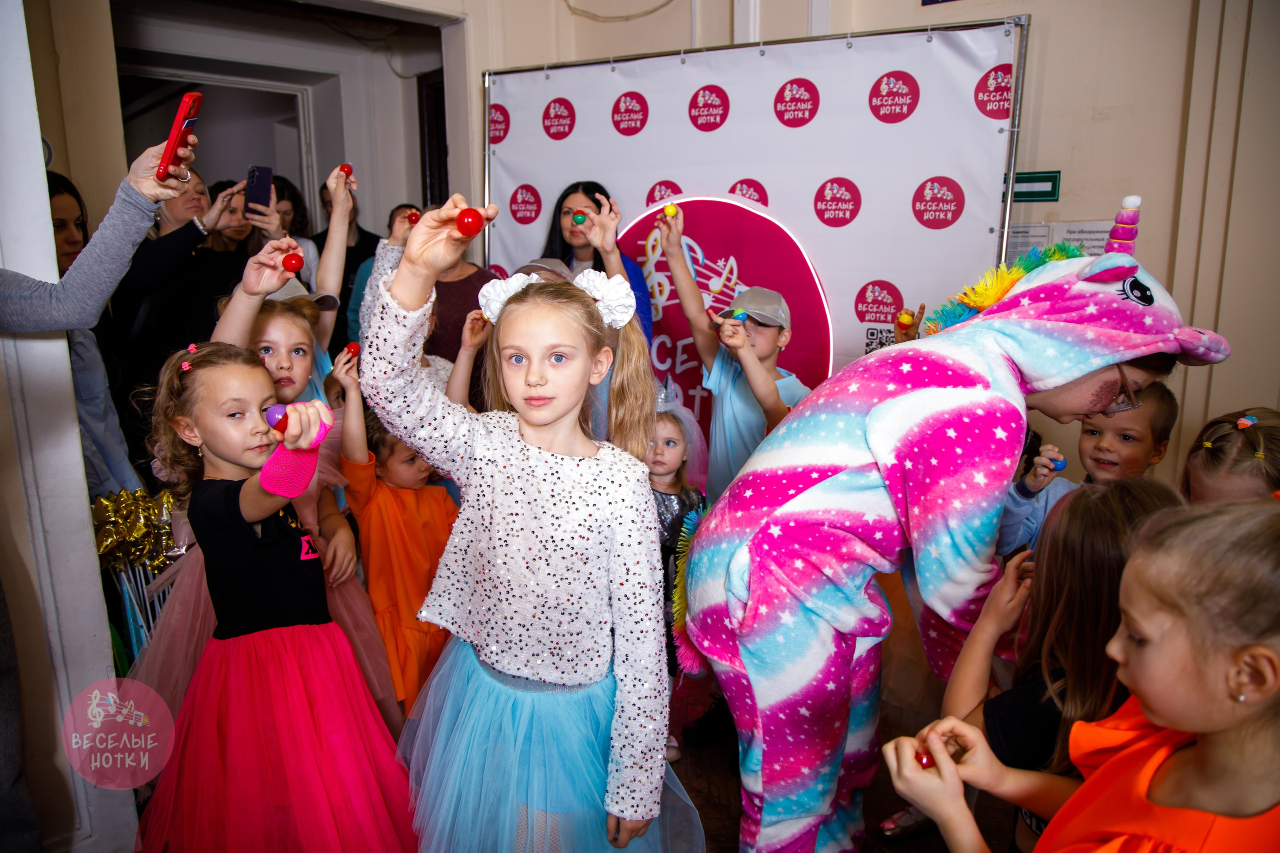 Веселый праздник с вокальной студией «Веселые Нотки». Профессиональная фото и видеосъемка. Москва