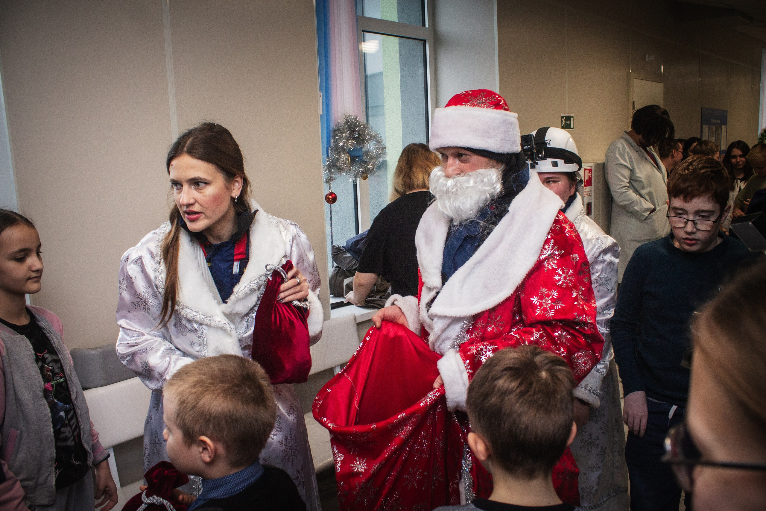ВСКС. Десант Дедов Морозов. Илья Чемис — Фотограф в Мариуполе