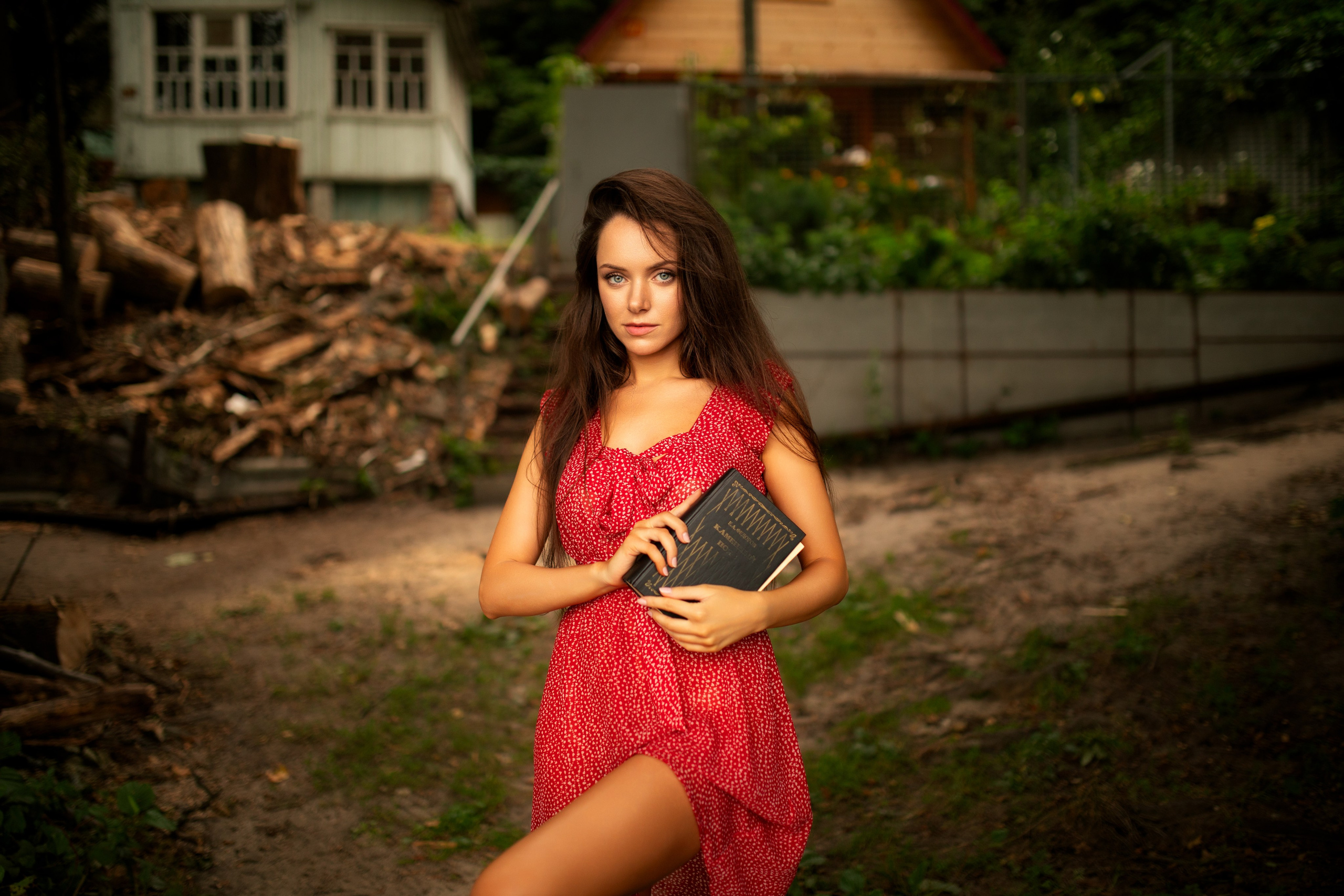 Съемка с Екатериной на рассвете на берегу реки