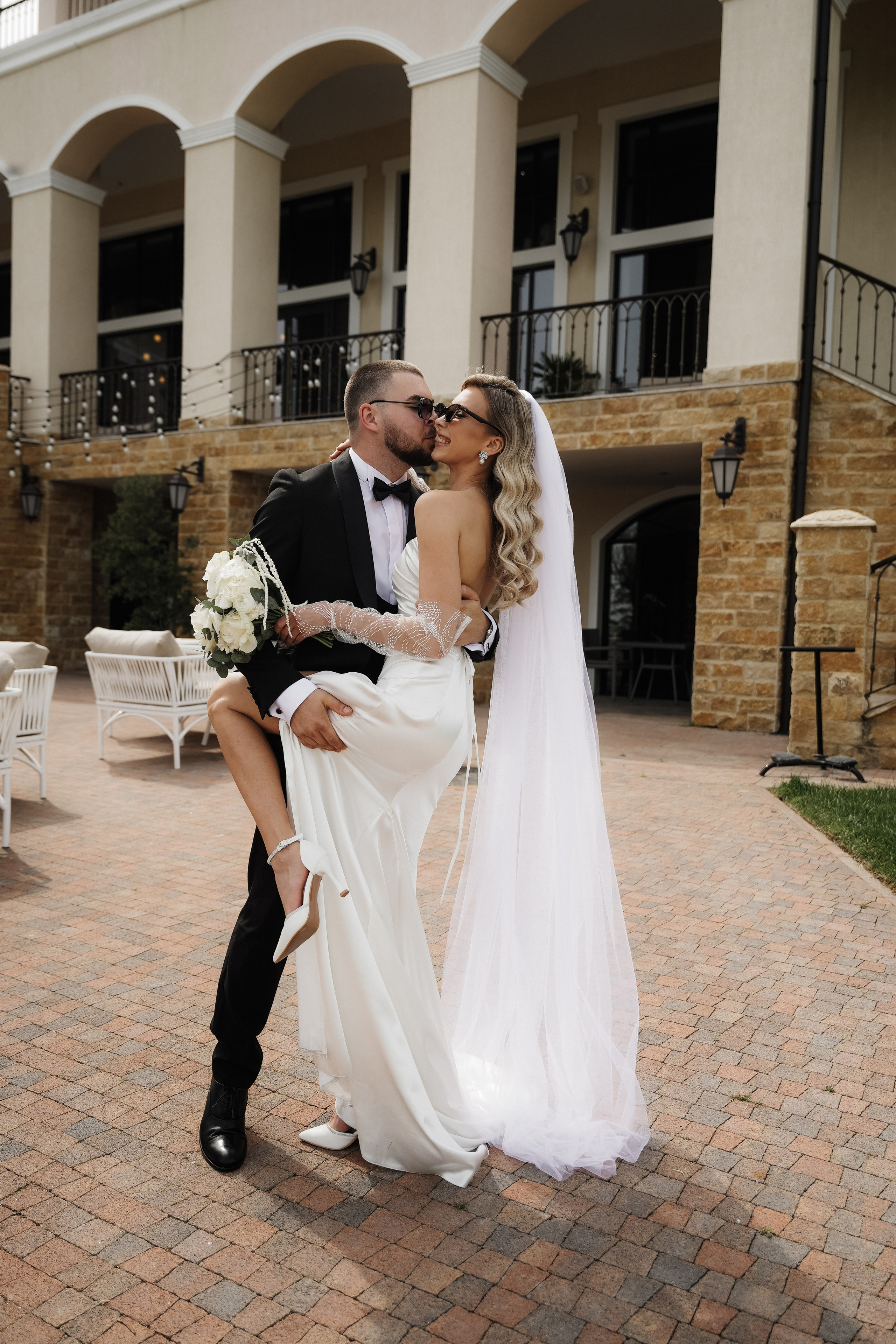 Astoria. VISUAL ARTIST · KRONGAUZ ANASTASIA