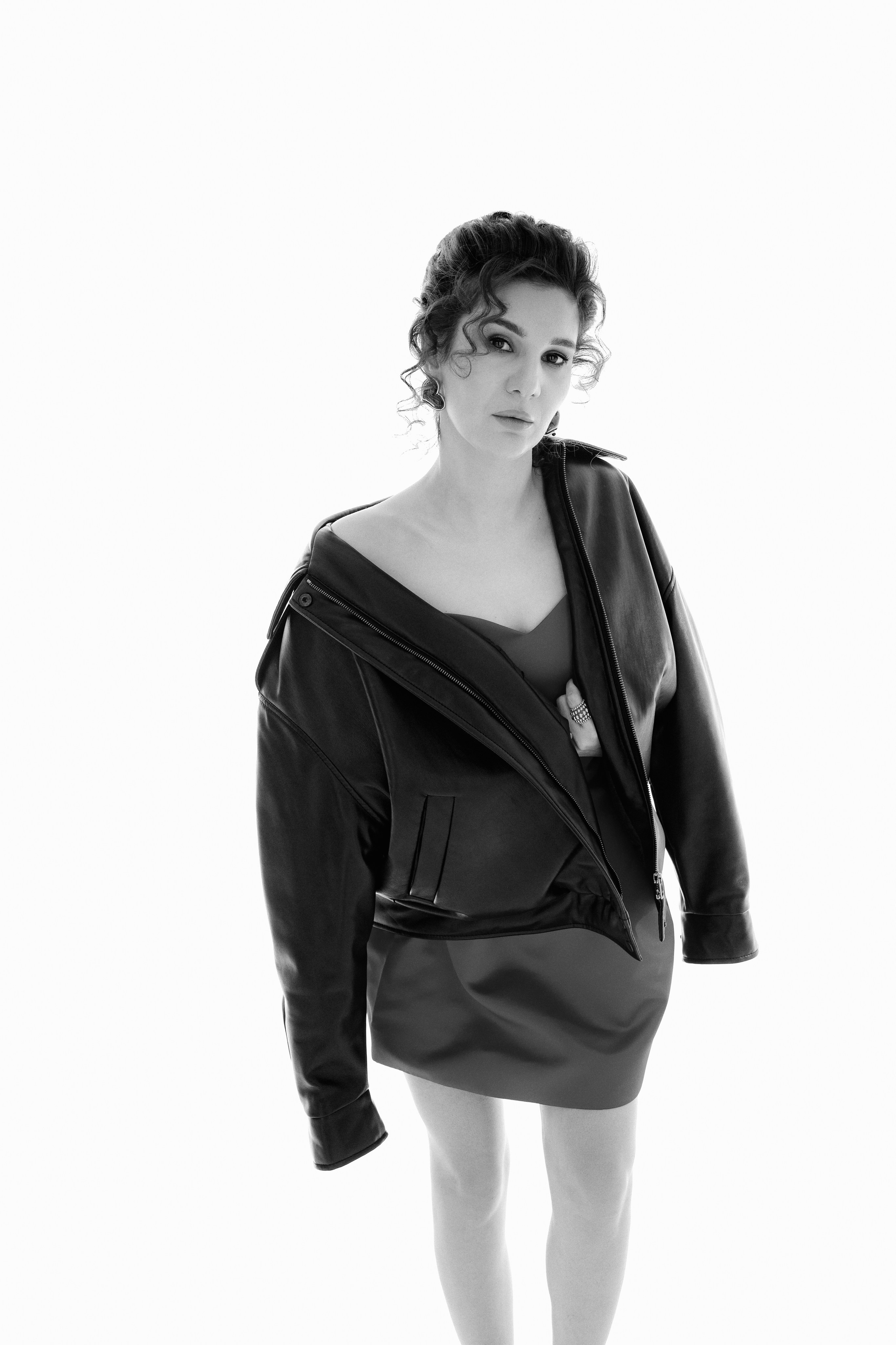 Валерия. Фотосессия с цветами+серия в ЧБ. Фотограф в Москве Ольга Сатони