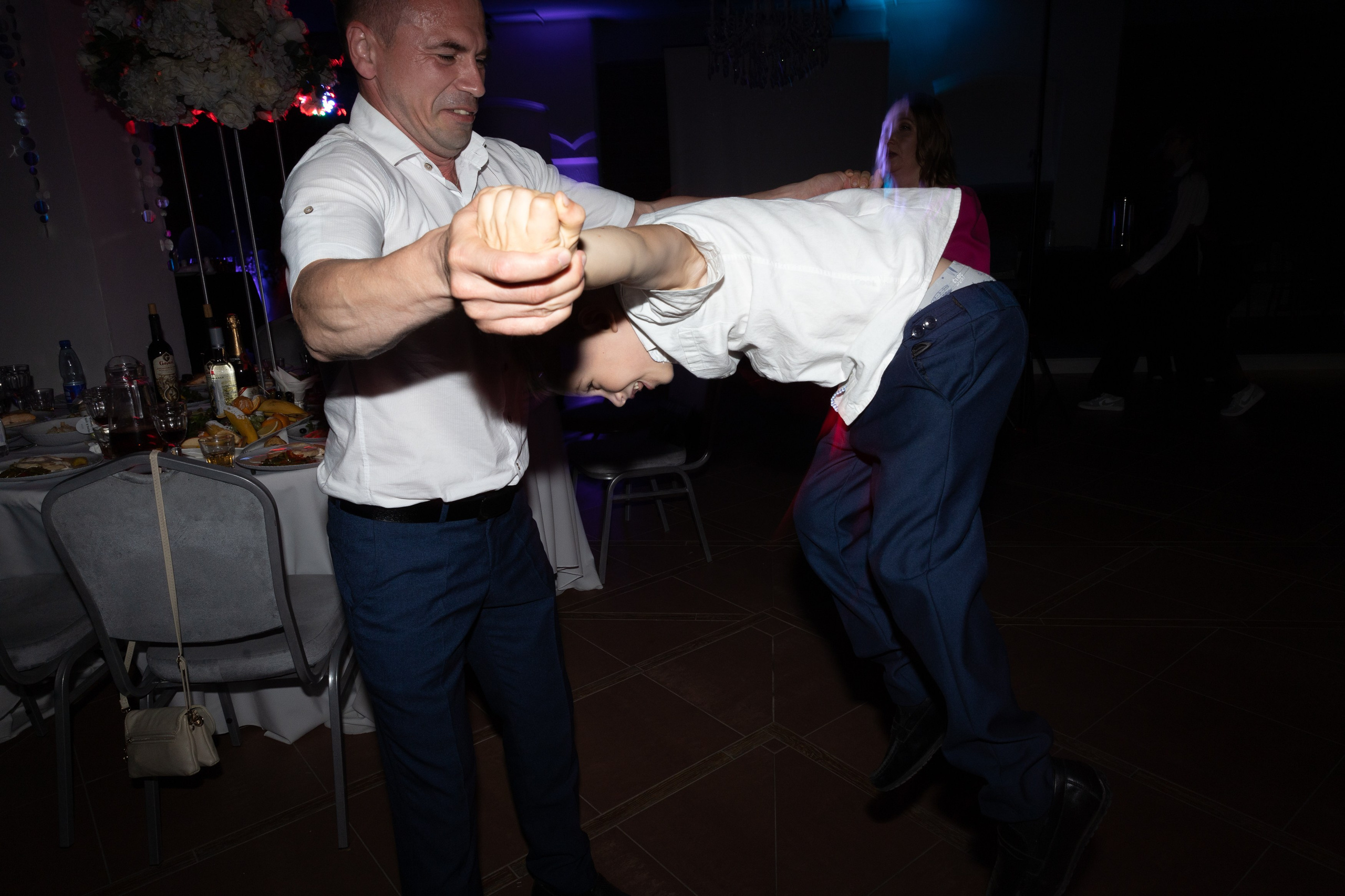 Свадебный фотограф Уфа — Руслан ГабдлисламовЖивые эмоции, красивые кадры, воспоминания на всю жизнь.Работаю по всей Республике Башкортоста. Свадебный фотограф Уфа Руслан Габдлисламов