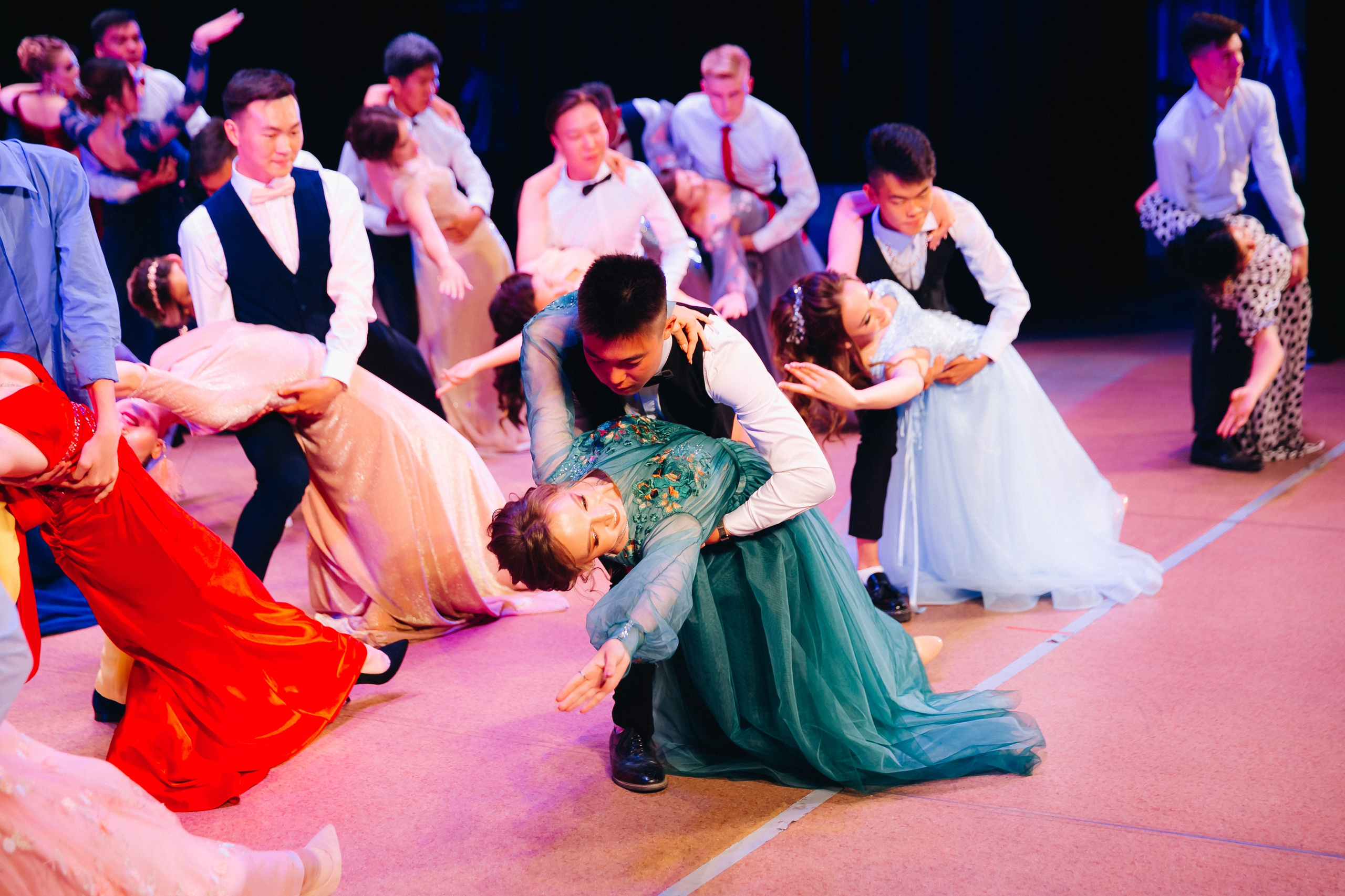 Вручение аттестатов 14 Гимназия. Свадебный и семейный фотограф в Улан-Удэ