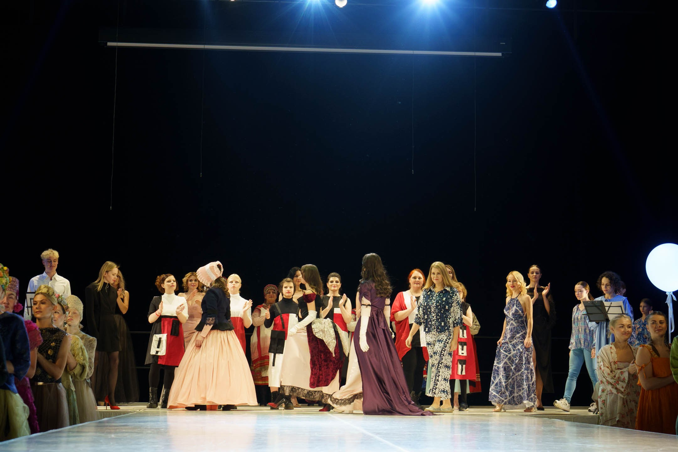 Дефиле. Фотограф/ видеограф Катя Ильина Калуга