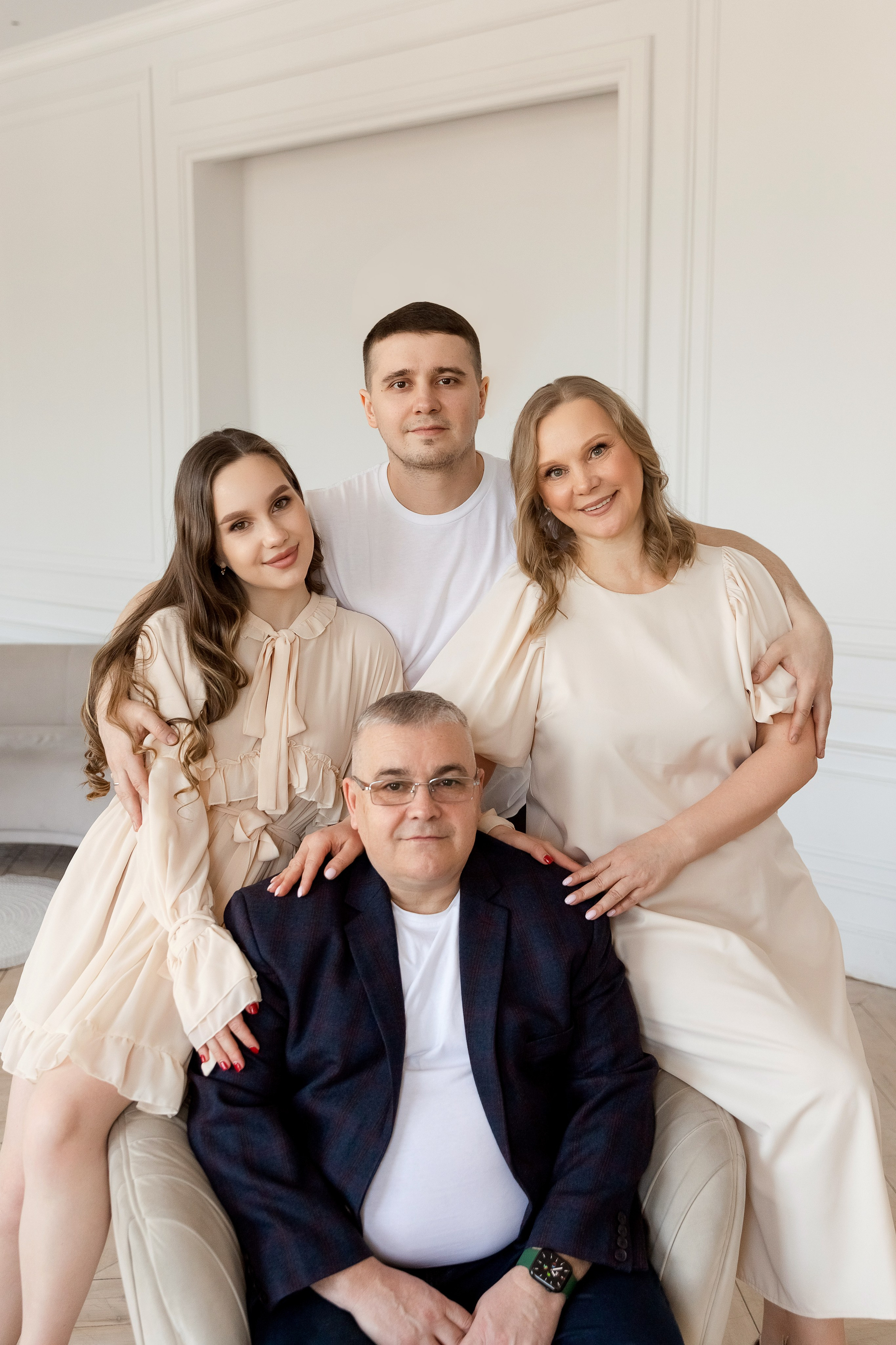 Съемка большой семьи в студии «Villa Nina». Семейный фотограф в Екатеринбурге Маргарита Курносова