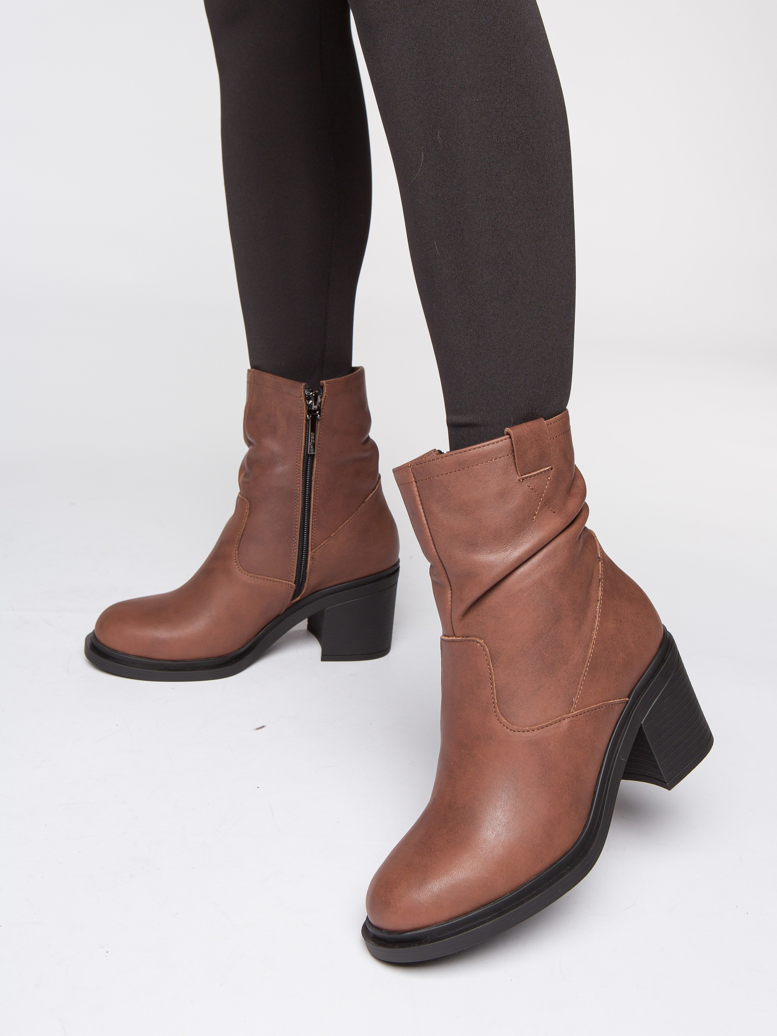 Обувь на модели. Фотограф Мария Кольцова