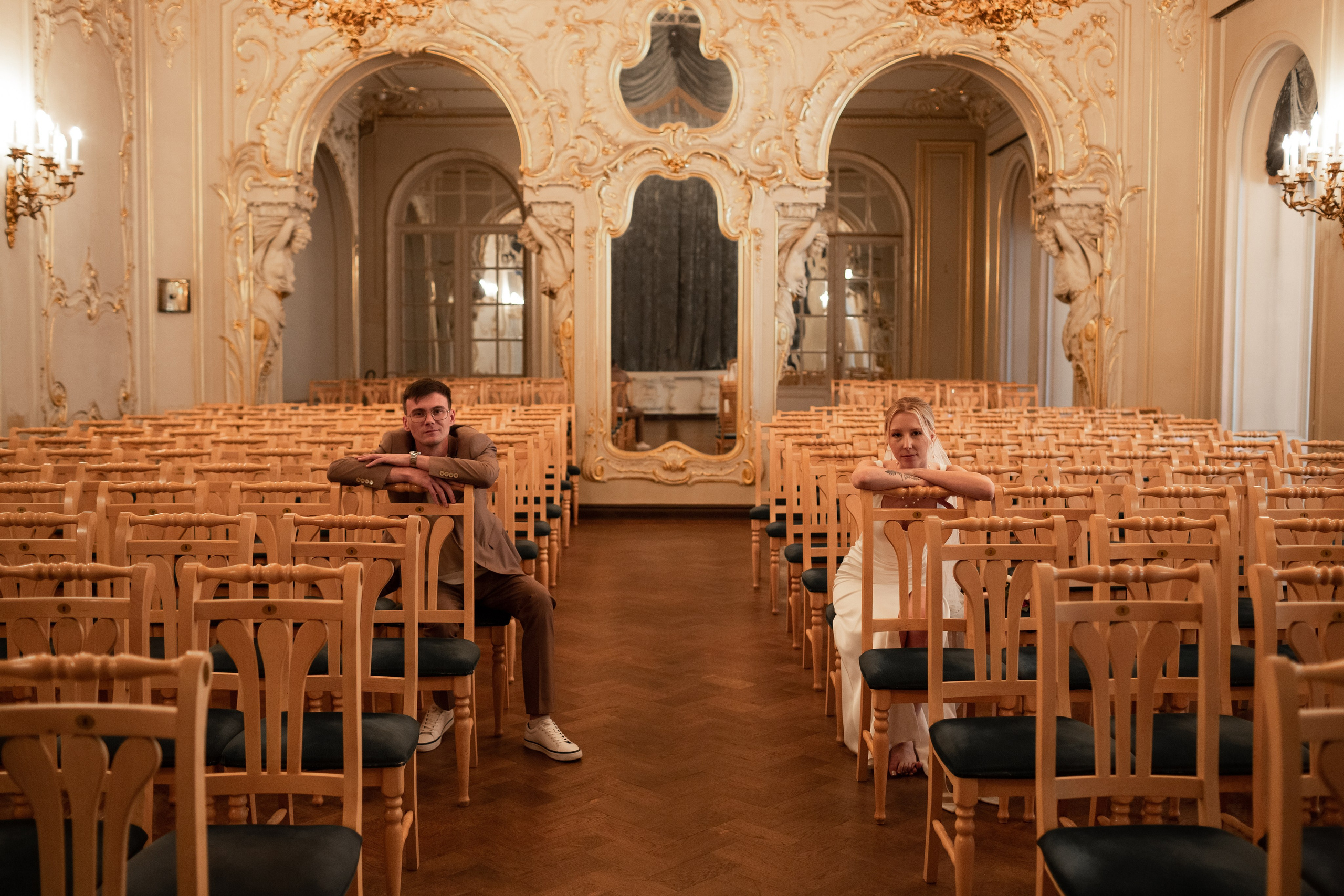 Свадебная фотосессия во дворцах Петербурга. Свадебный фотограф Кирилл Белый