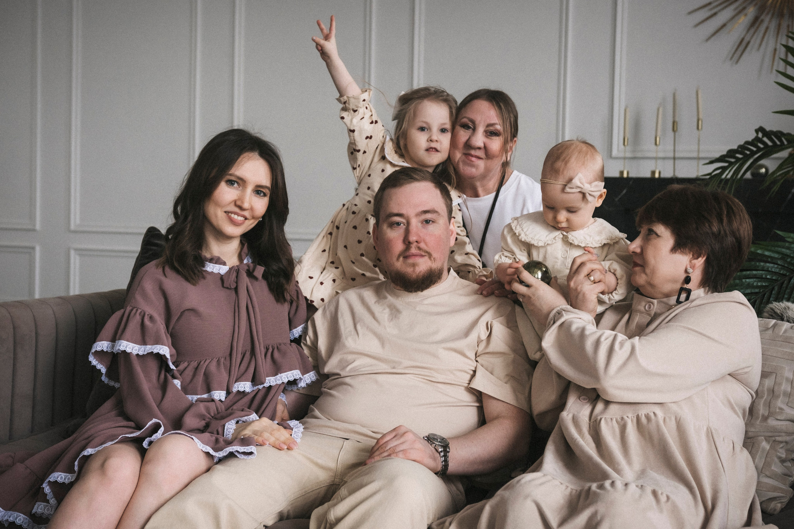 Егор и Ульяна с детьми и бабушками. Фотограф в Москве Максим Скоробогатов