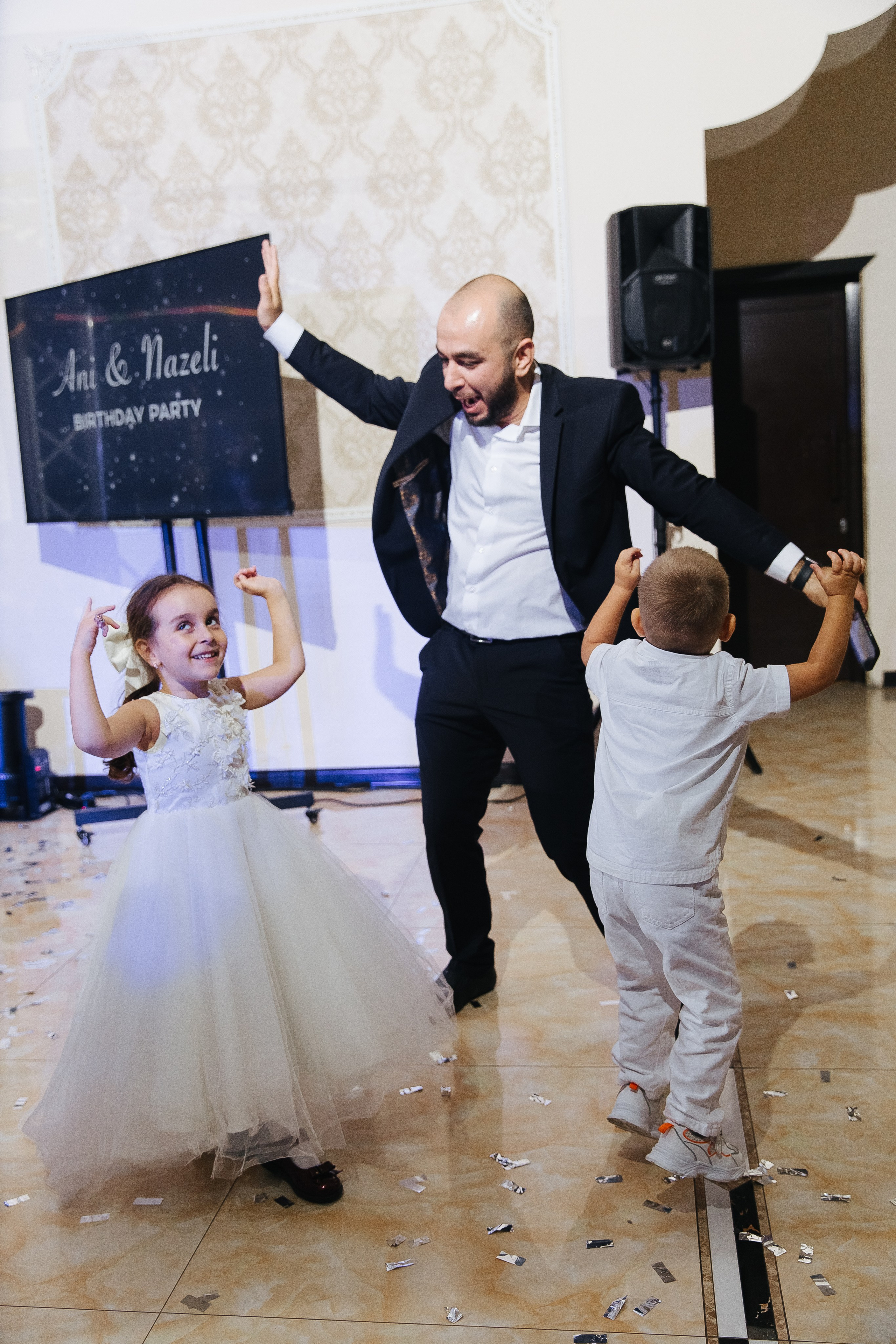 Ани и Назели. 35&5 День рождения, «Янтарь». Фотограф в Красноярске Надежда Воскресенская