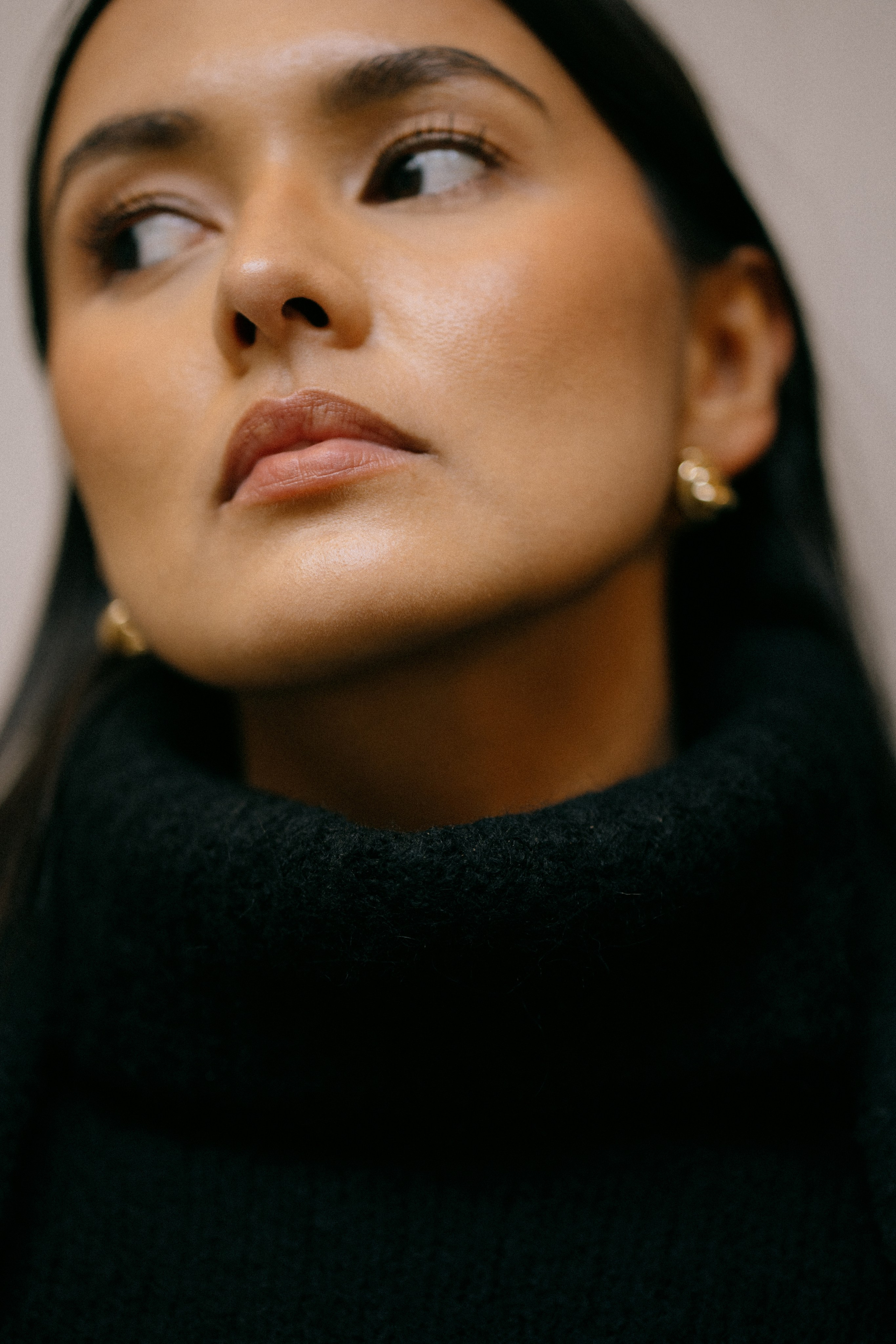 I am Diana, a portrait photographer. I take pictures around the world