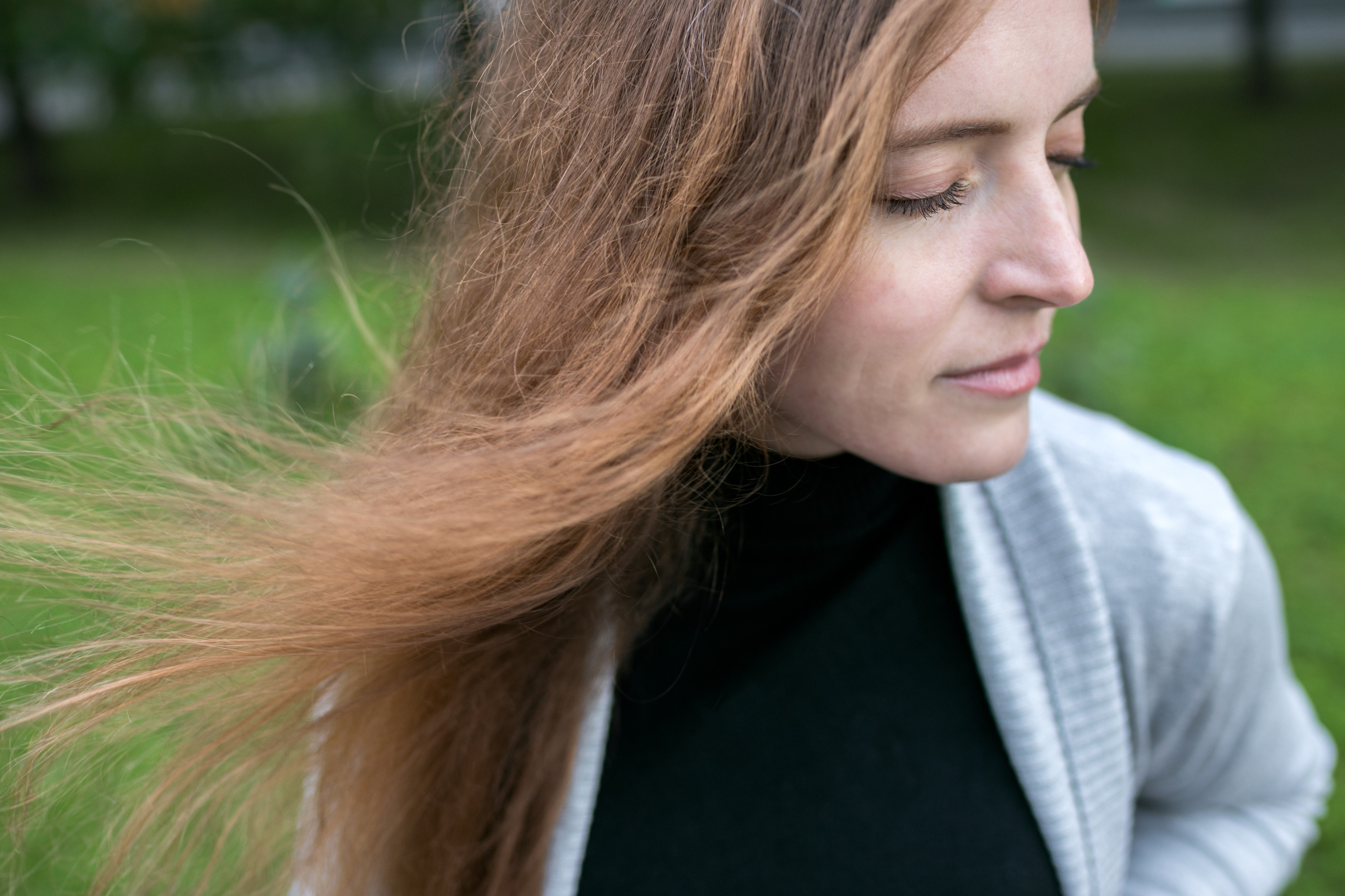 Женский портрет — улица. Репортаржный фотограф в Архангельске Александра Конычева