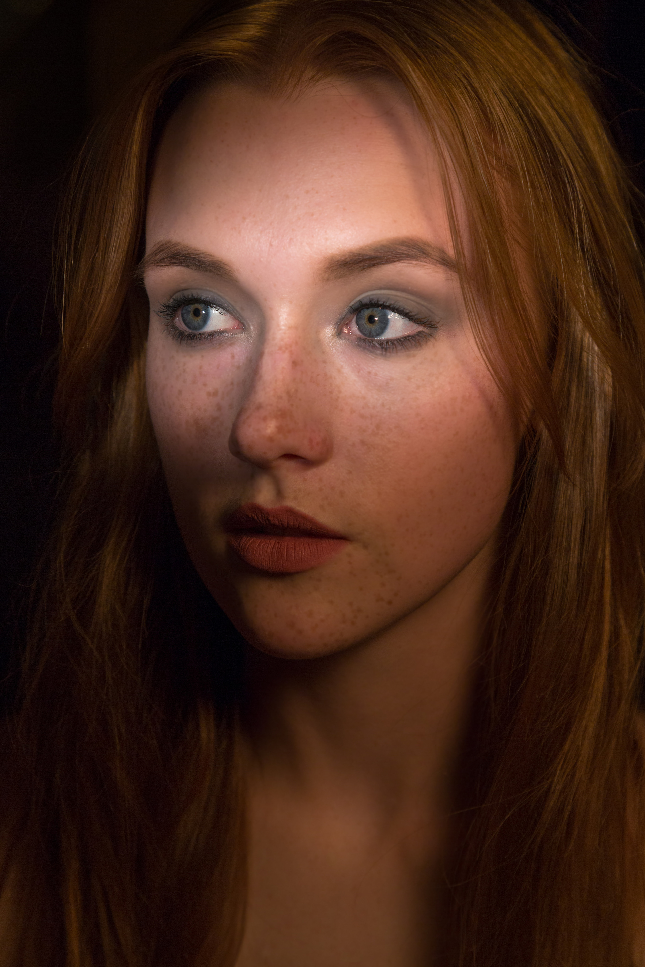 Женский портрет — студийная съемка. Репортаржный фотограф в Архангельске Александра Конычева