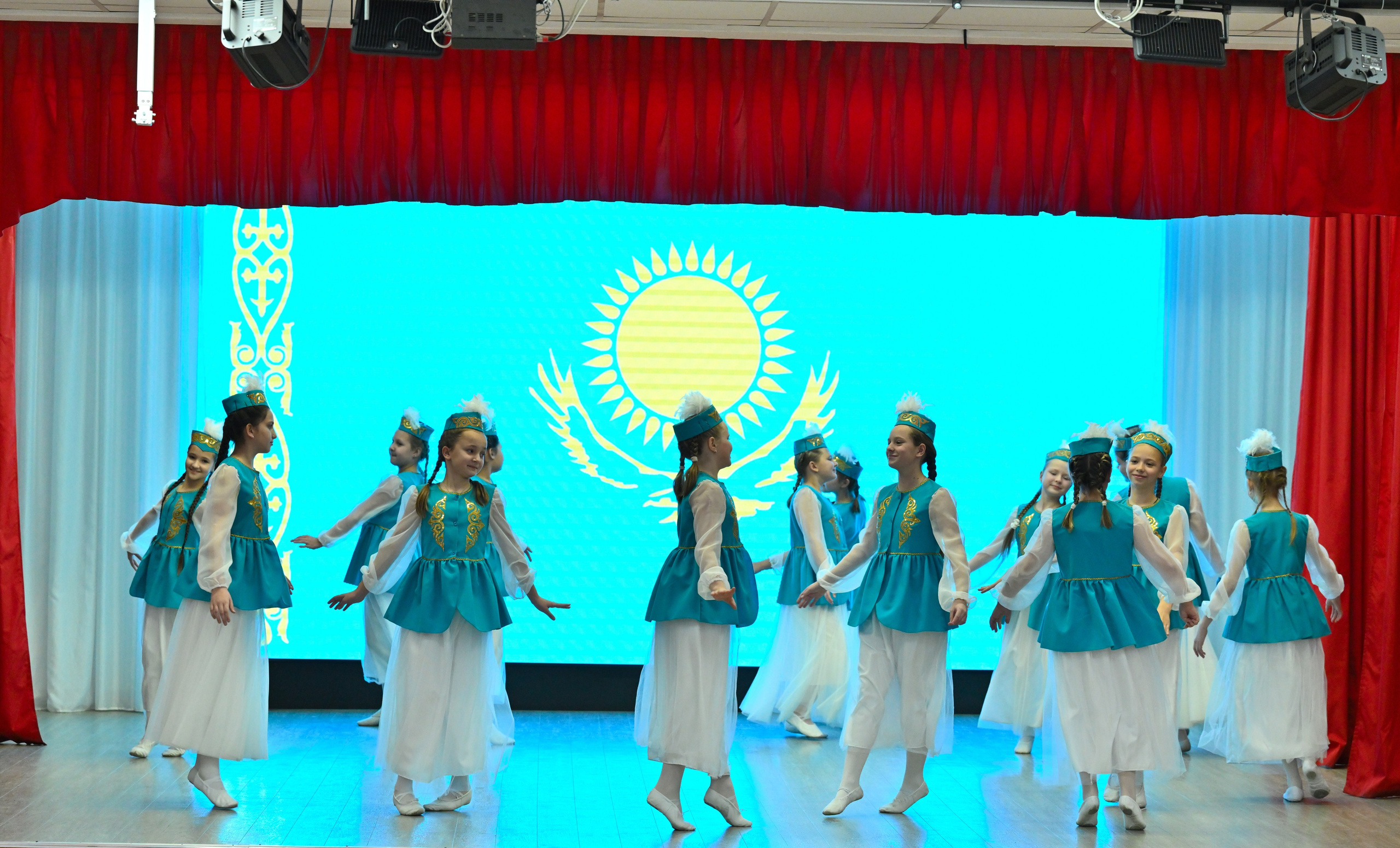 2025-11-21 День семьи 127. Снежинск фото Андрианов