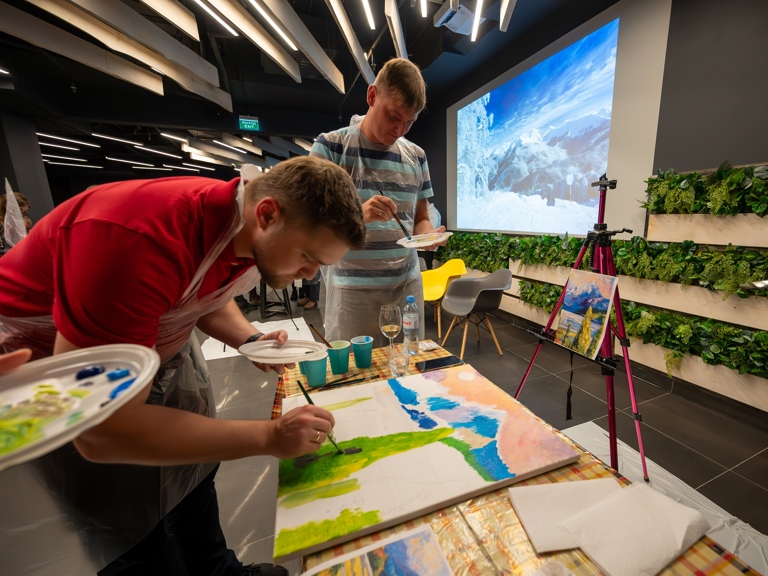 MICE мероприятие — мастер класс по акварели. Репортажный фотограф в Красной Поляне и Сочи Павлюченко Екатерина
