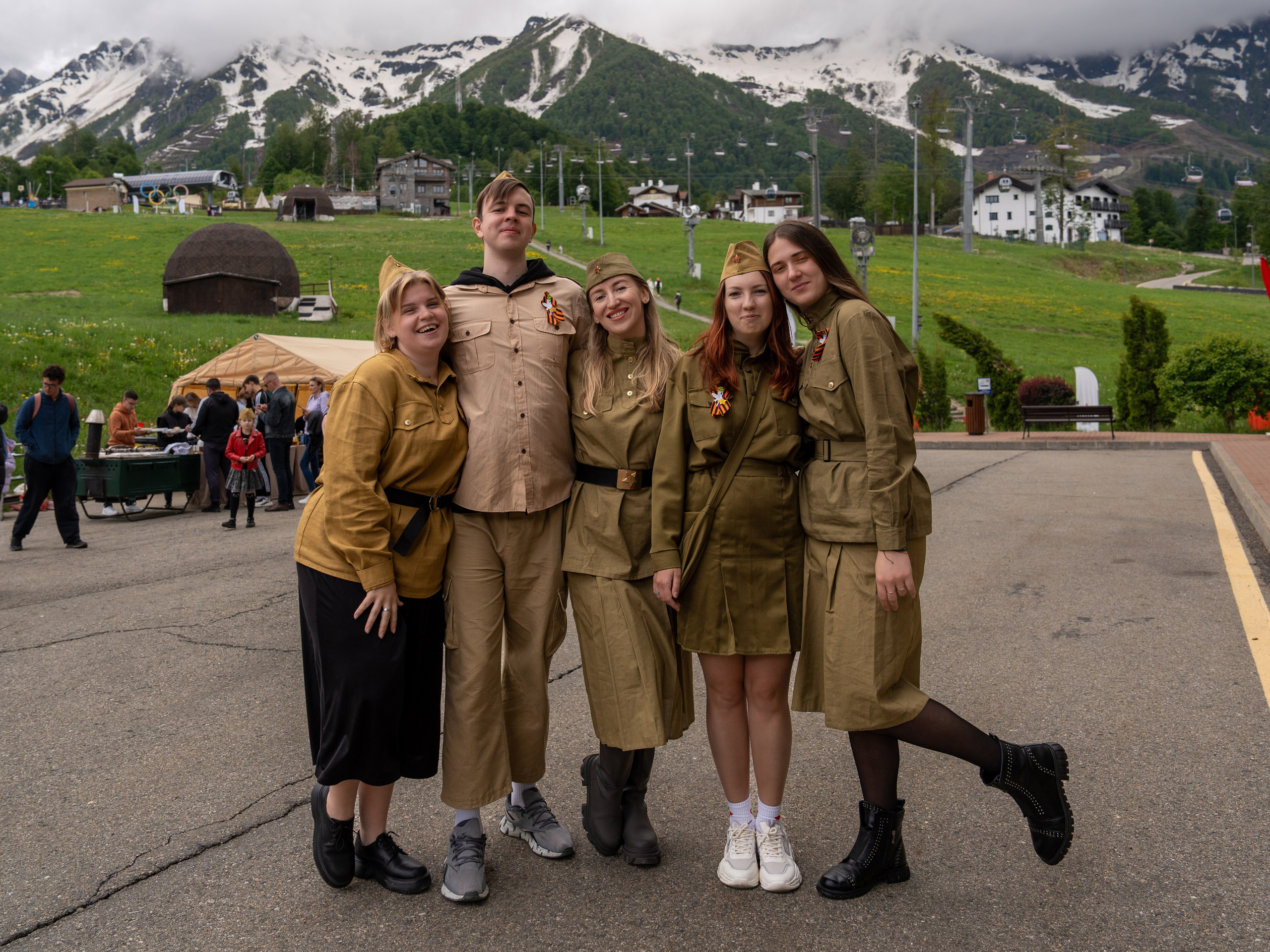 Шествие бессмертного полка 9 мая 2024 Rosa Springs. Репортажный фотограф в Красной Поляне и Сочи Павлюченко Екатерина