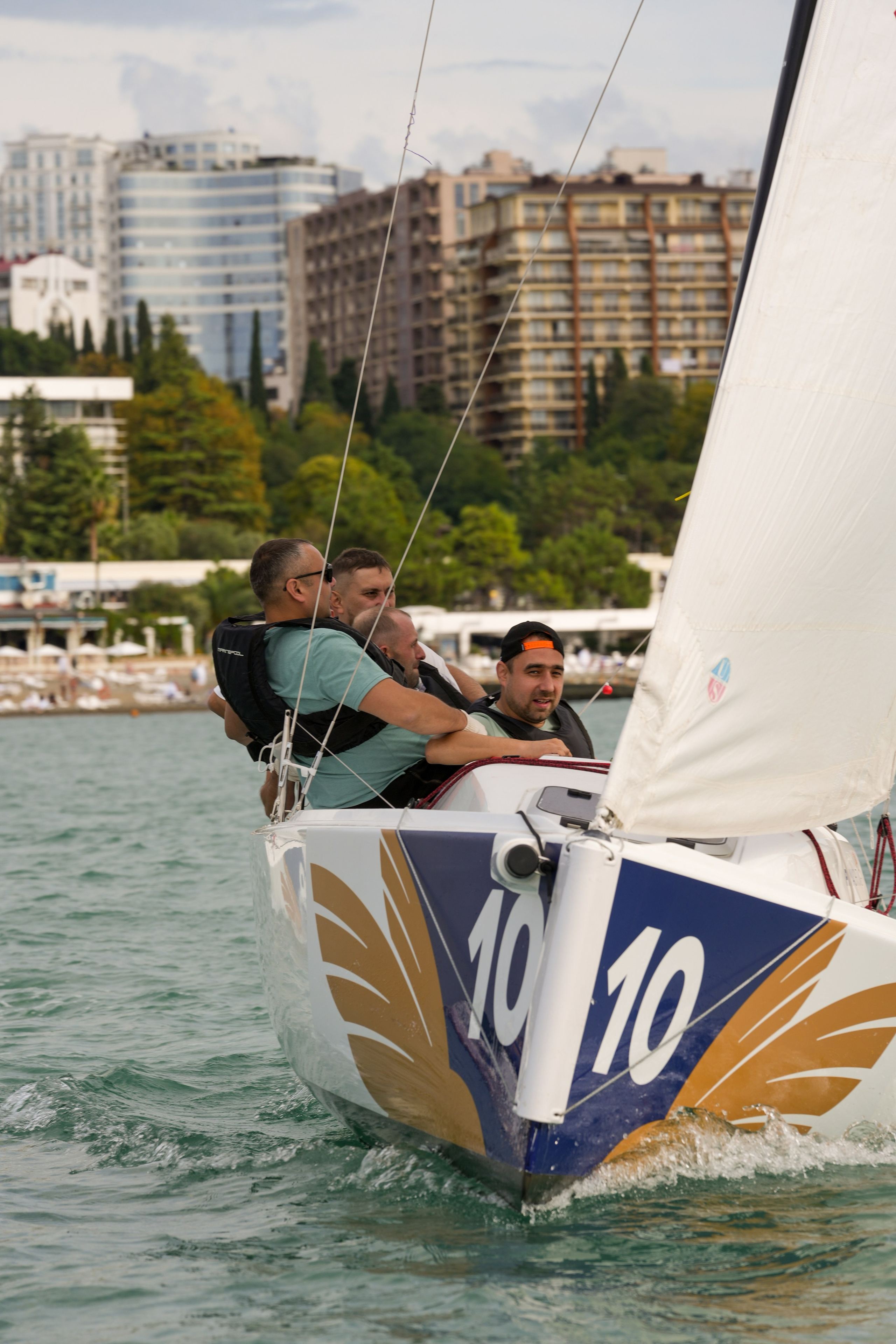 Яхтенная регата для компании Агрегатка. Репортажный фотограф в Красной Поляне и Сочи Павлюченко Екатерина