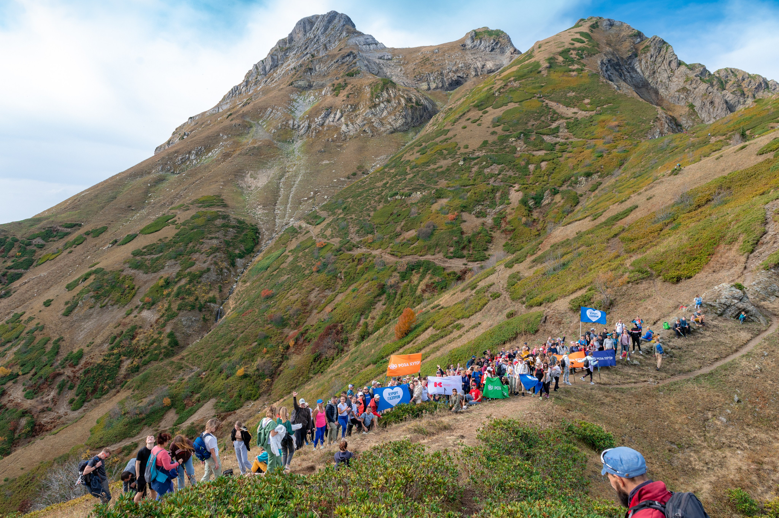 Хайкинг по трем курортам Красной Поляны 2022. Репортажный фотограф в Красной Поляне и Сочи Павлюченко Екатерина