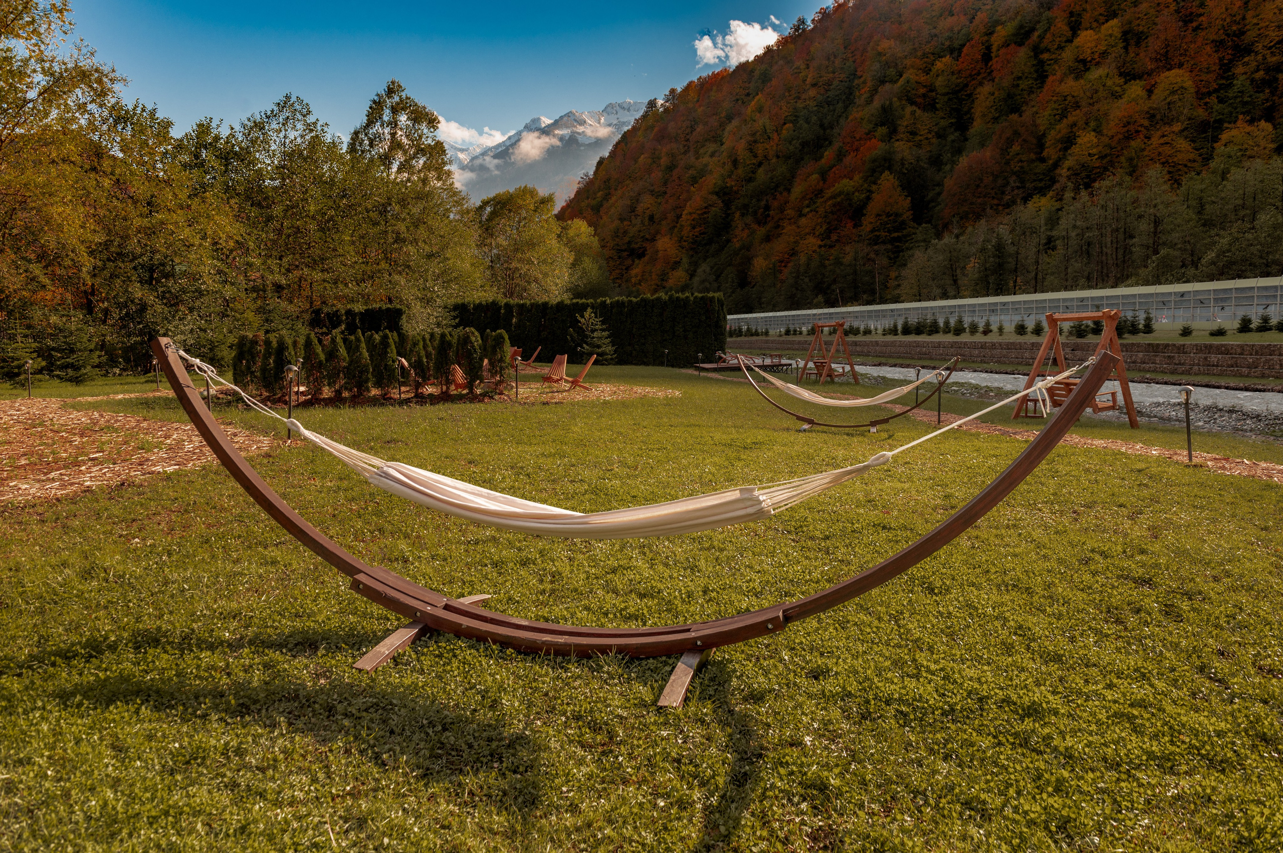 Контент съемка места для отдыха на курорте Газпром Поляна «Мзымта Пляж». Репортажный фотограф в Красной Поляне и Сочи Павлюченко Екатерина