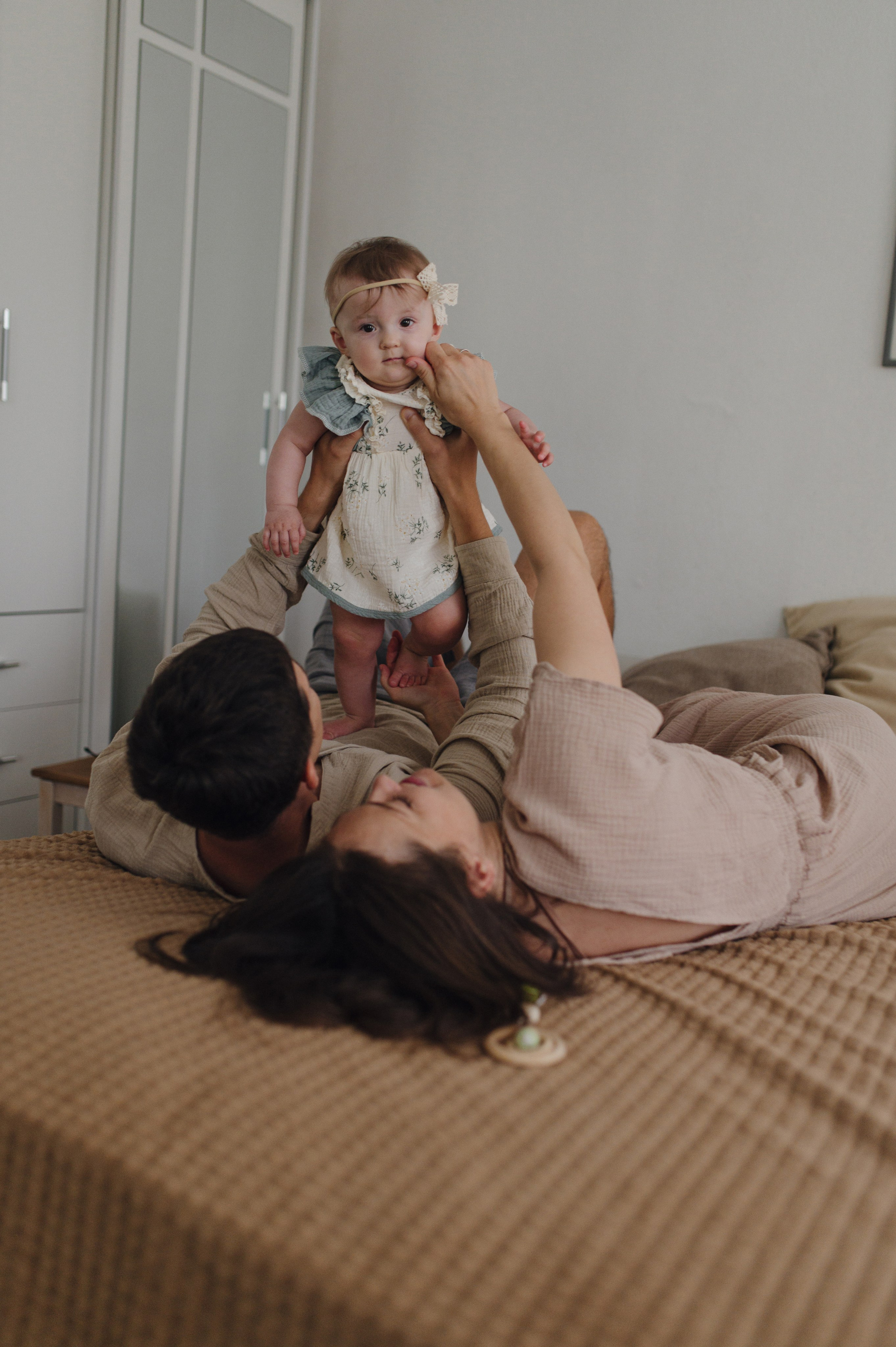 Ульяна, Яша и Лия. Домашняя история. Свадебный фотограф Москва и Санкт-Петербург. Анастасия Чудина