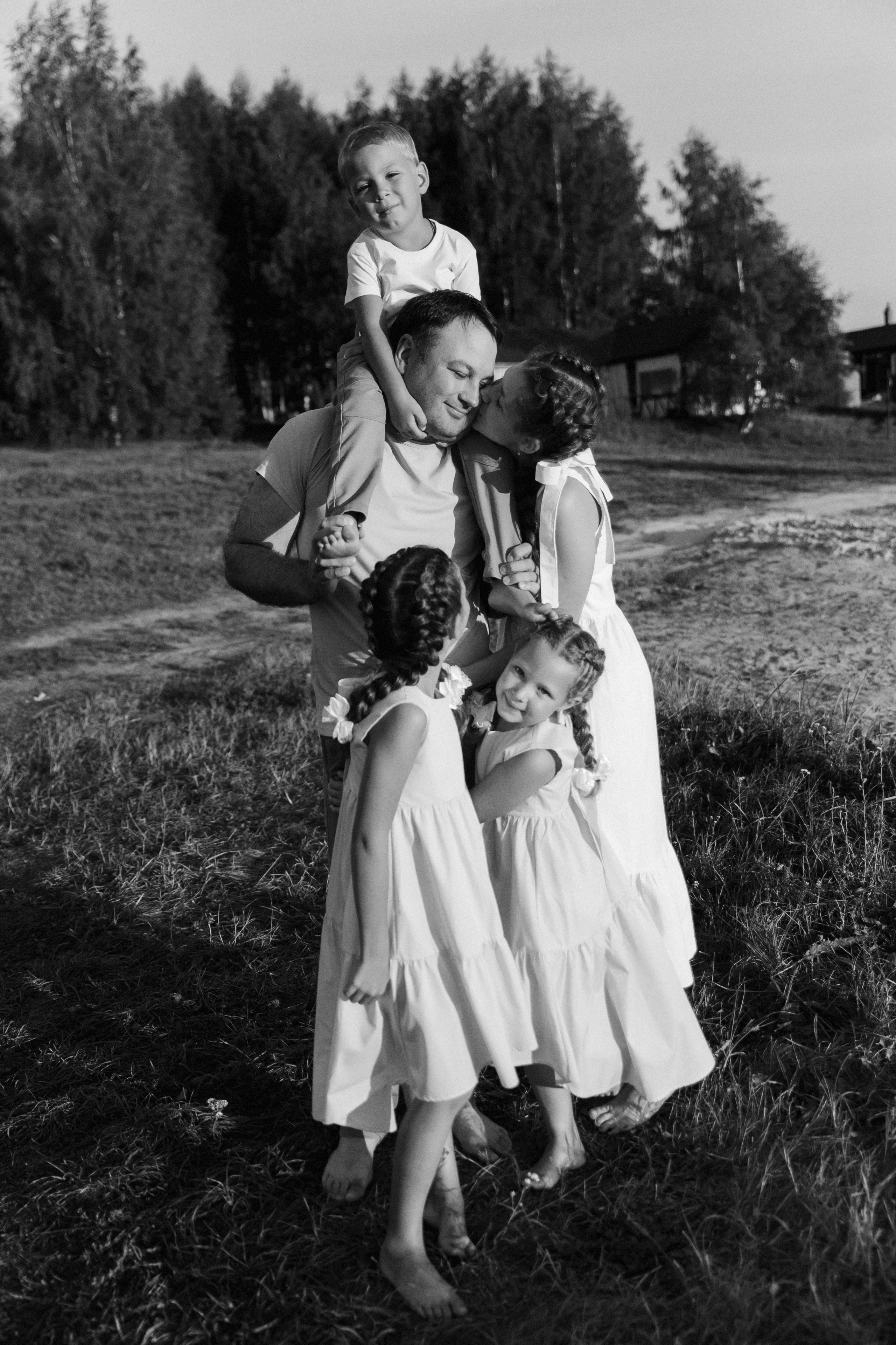 Олег, Вика, Варя, Маша и Тима. Семейный фотограф • Домашние съемки в Нижнем Новгороде