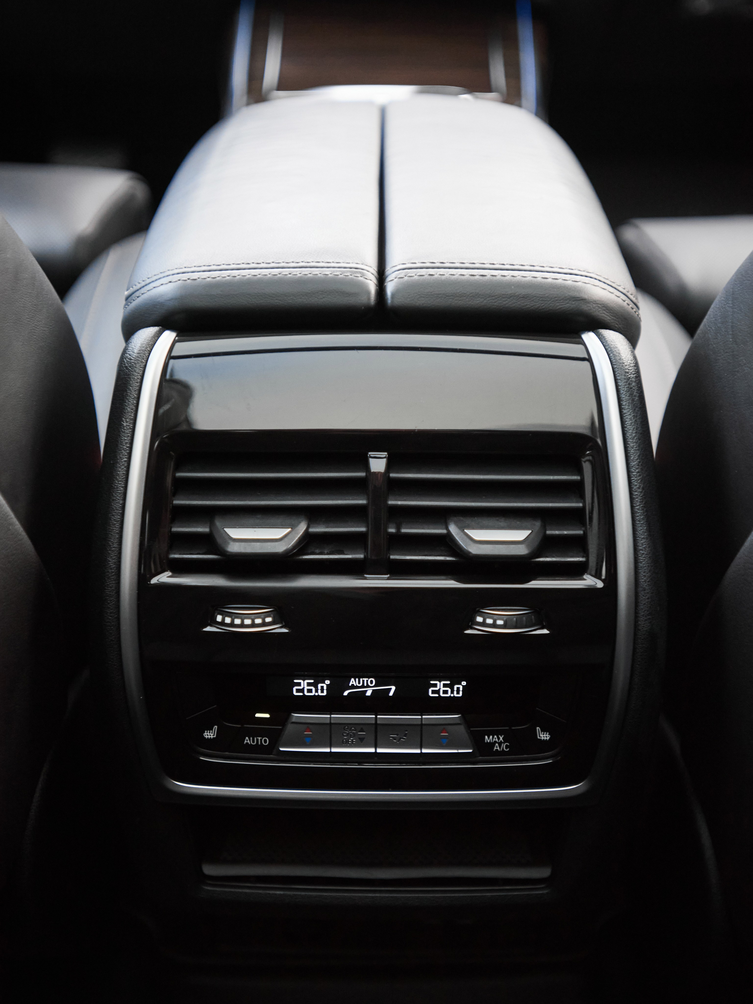 BMW X7. Автомобильный и интерьерный фотограф в Минске Александр Тагаев