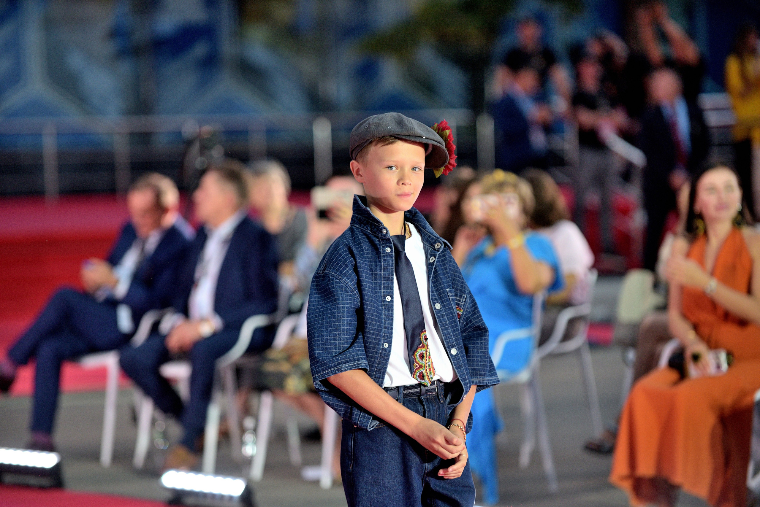 "Показ мод на ВДНХ у Павильона "История России".