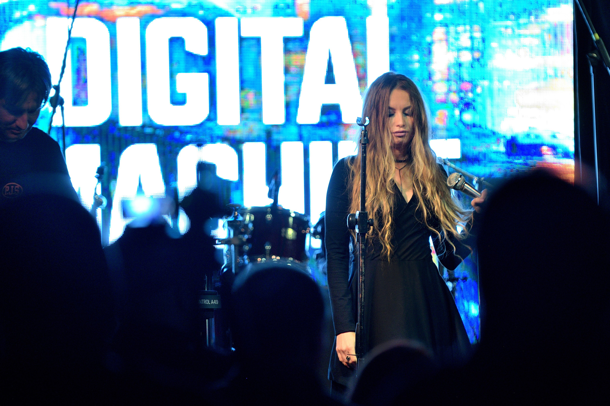 "Группа "Digital Machine" в клубе LiveStars".