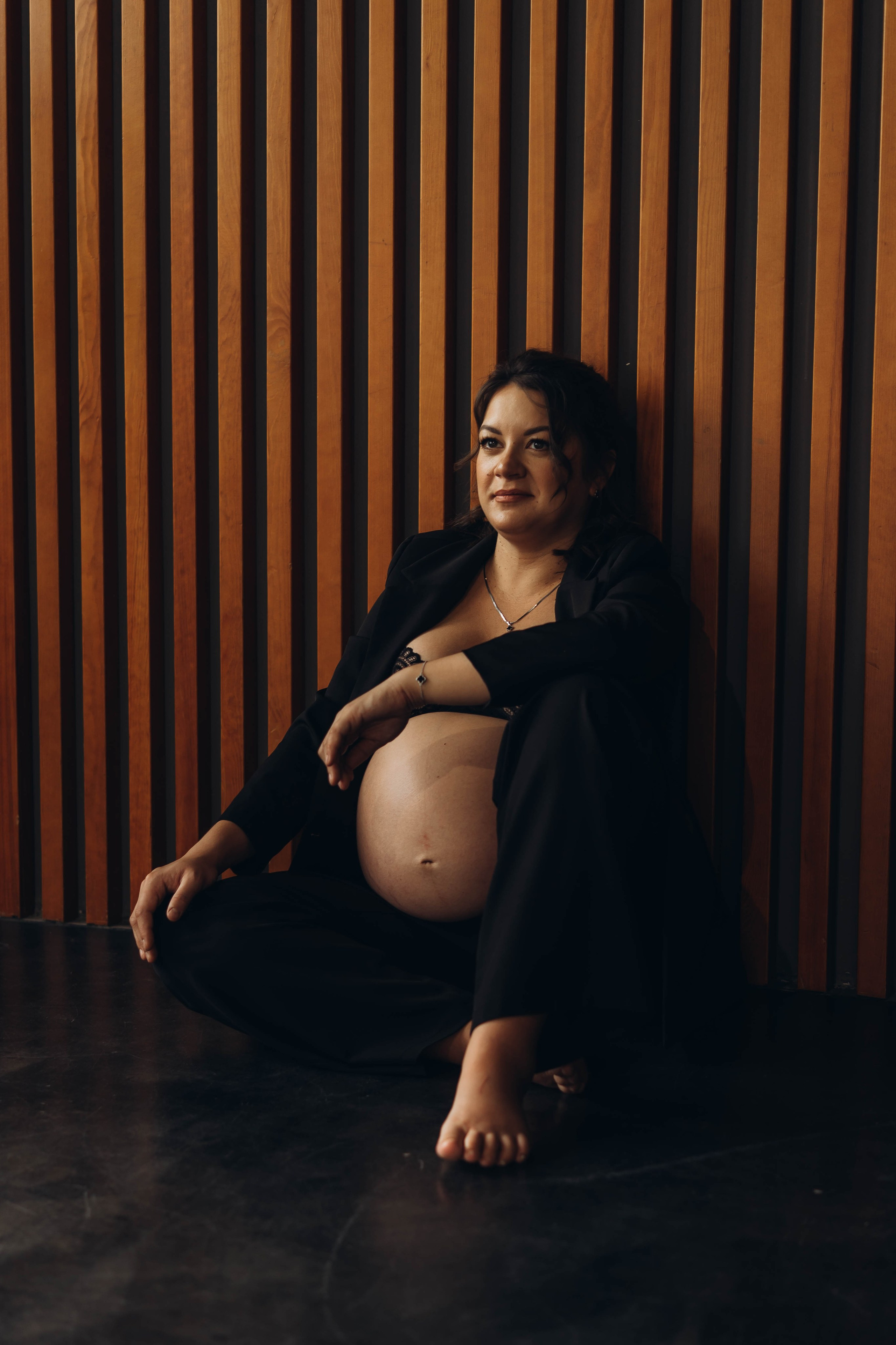 Беременность съемка пары в студии. Фотограф Екатеринбург Кокшарова Александра