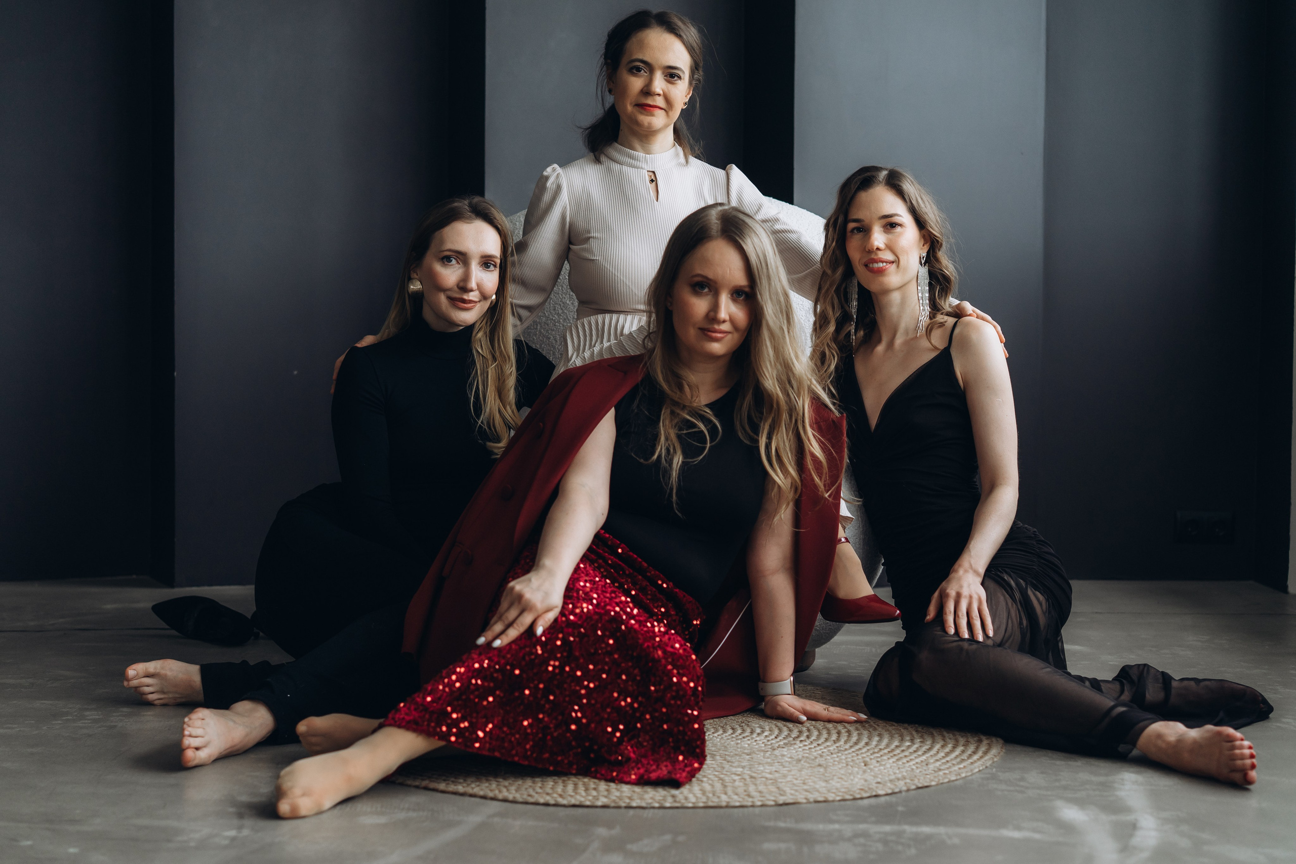 Групповая портретная съемка в студии. Фотограф Екатеринбург Кокшарова Александра