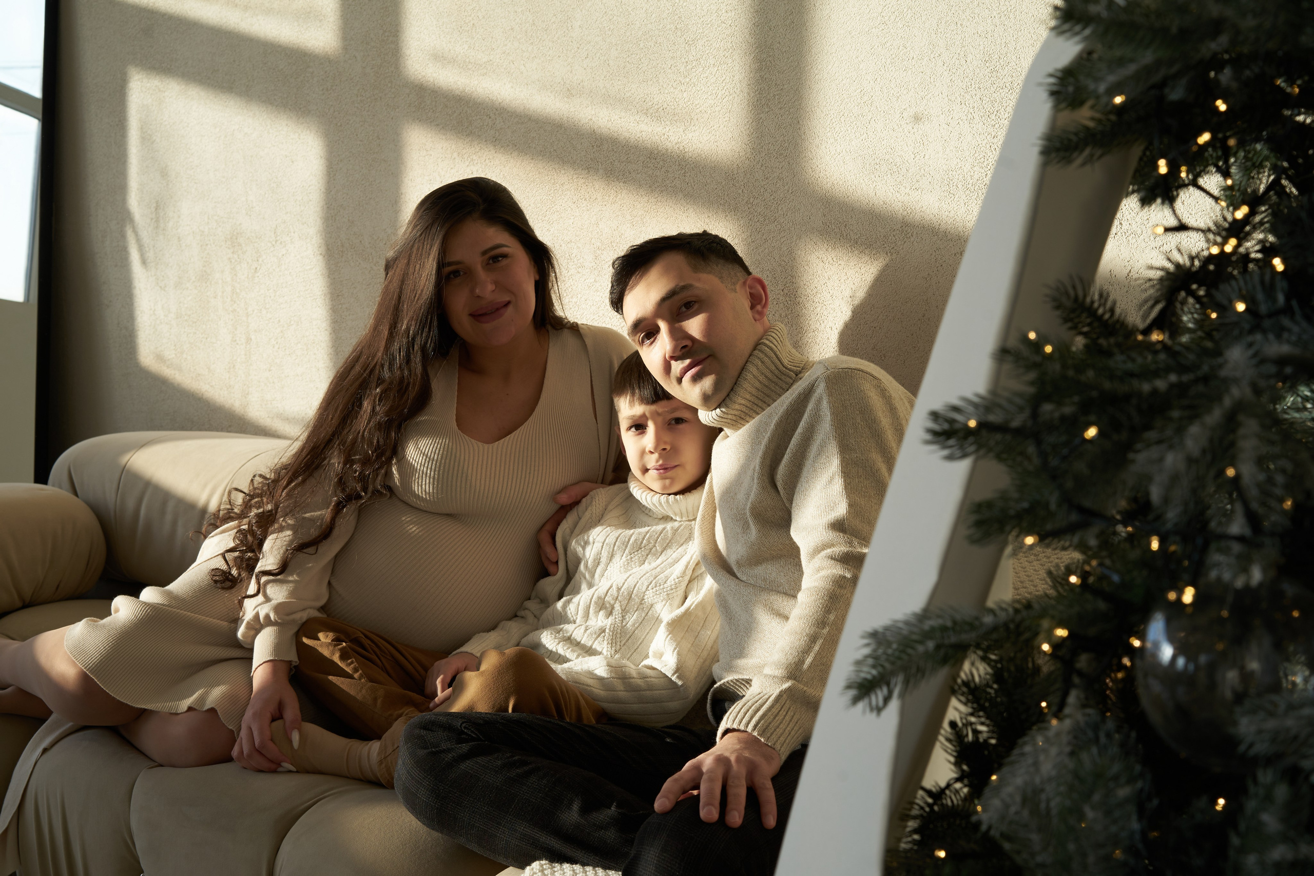 Семейная фотосессия в студии. Фотограф Екатеринбург Кокшарова Александра