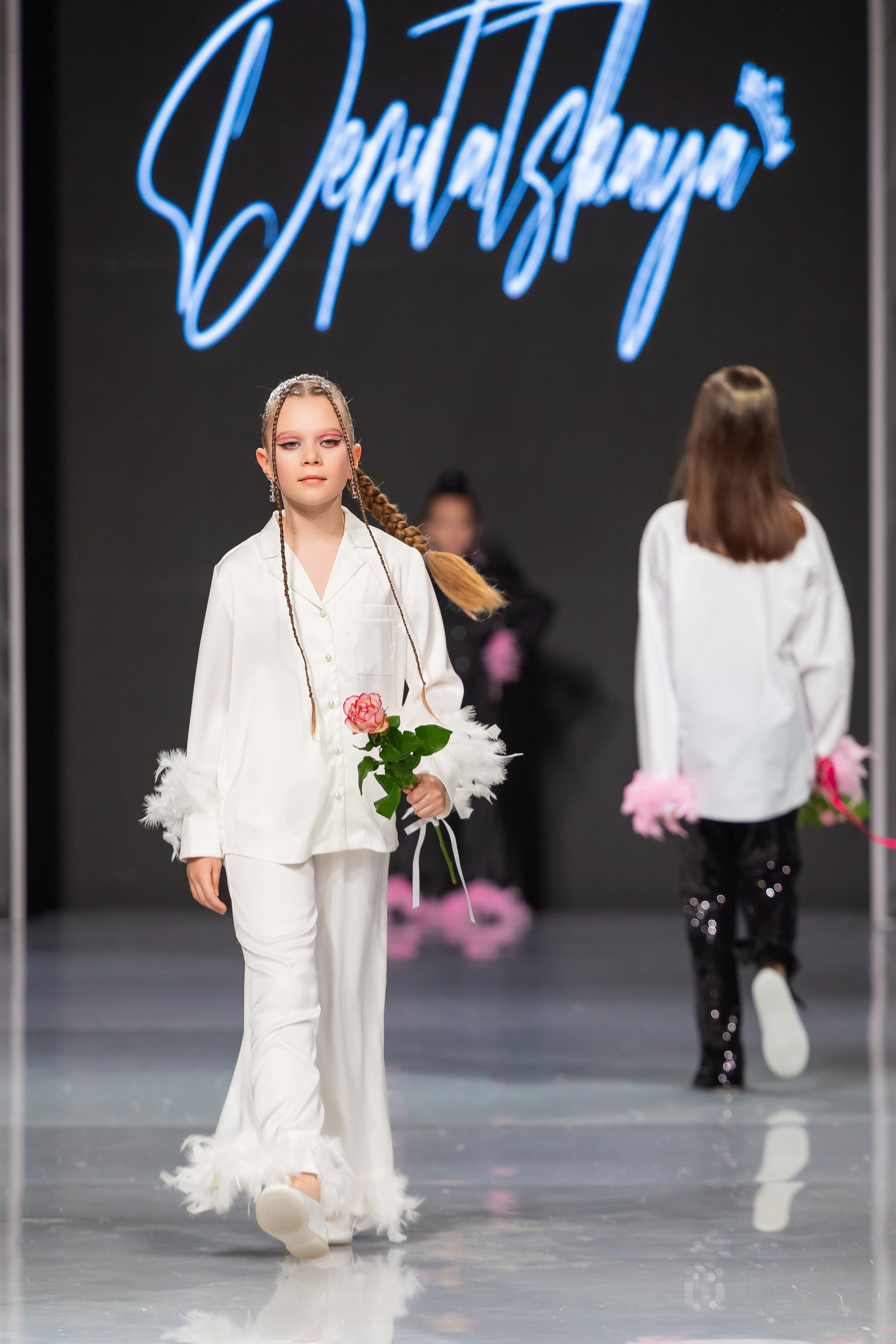 Estet Fashion Week. Photomantis