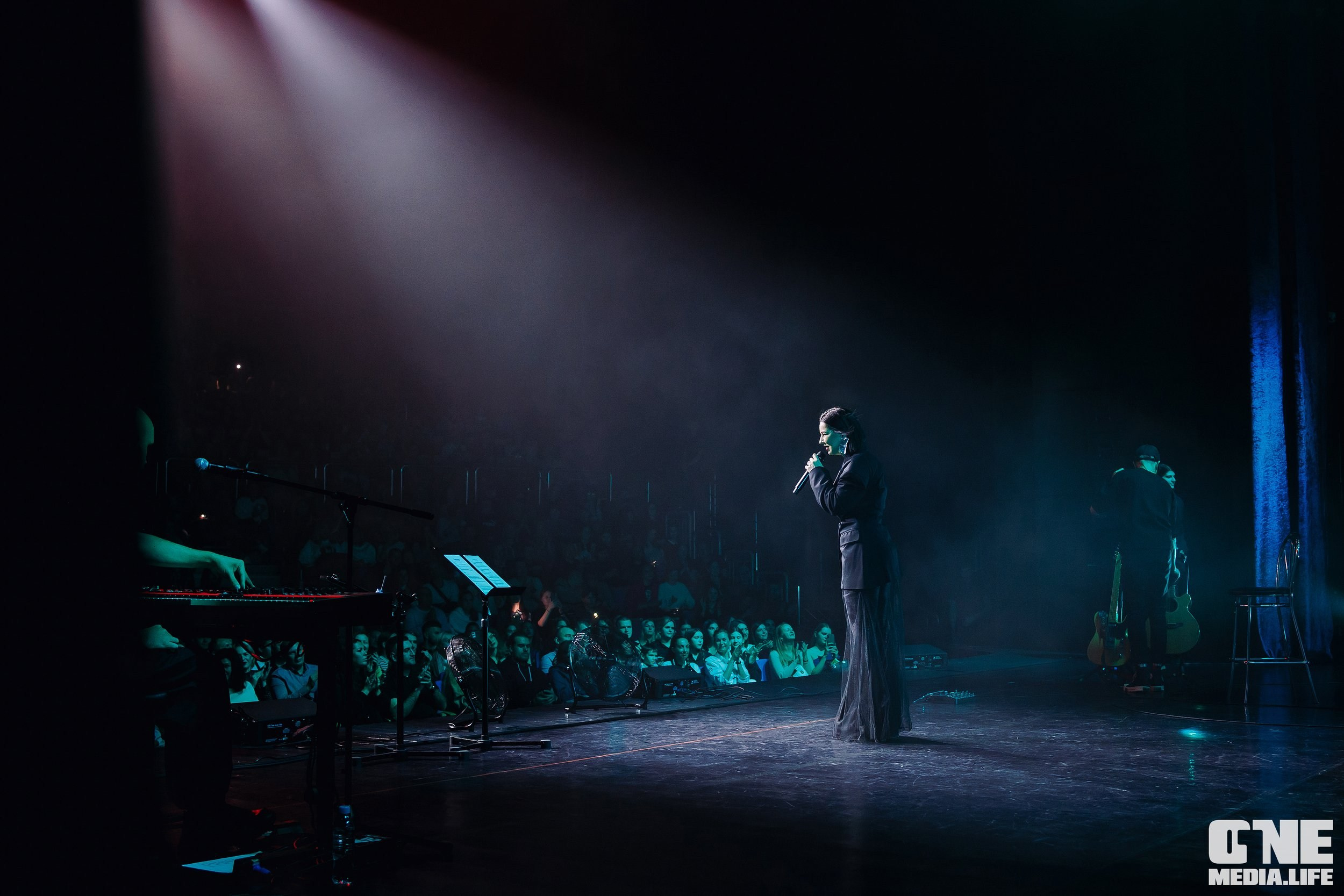 Фоторепортаж с концерта Ёлки. One Media Life: фоторепортажи, фотоотчеты с мероприятий и заведений