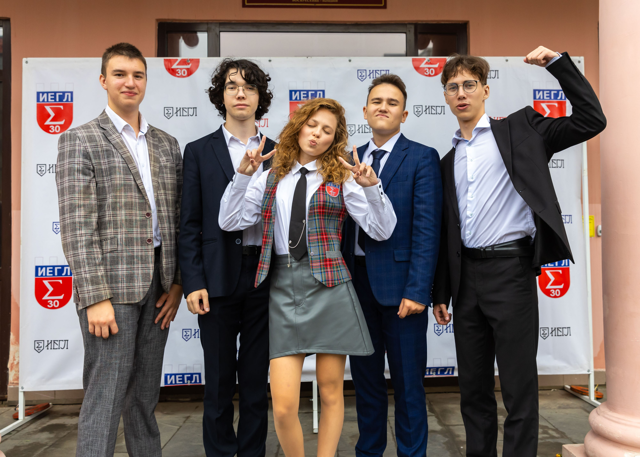 01.09.2025 Первое сентября, 30 школа. ФОТОГРАФ ВИНОГРАДОВА ДАРЬЯ