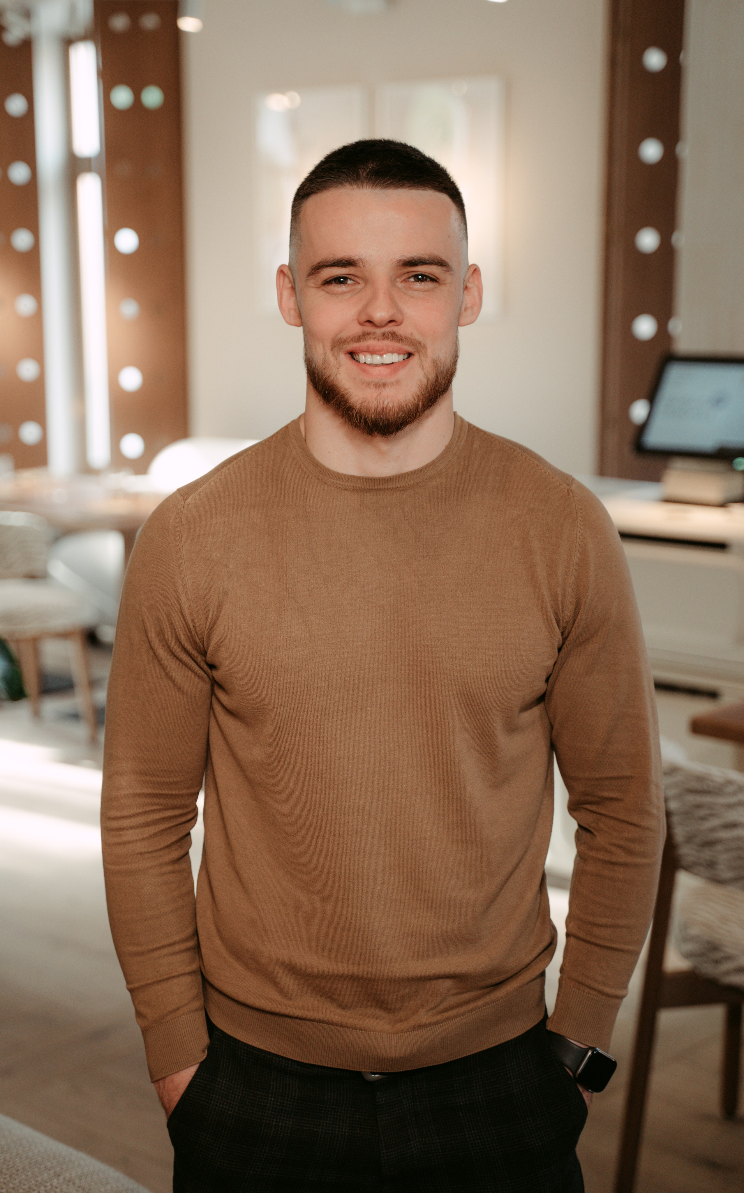 Хорошая девочка / Открытие ресторана в Казани. Саша Копылов, фотограф в Казани