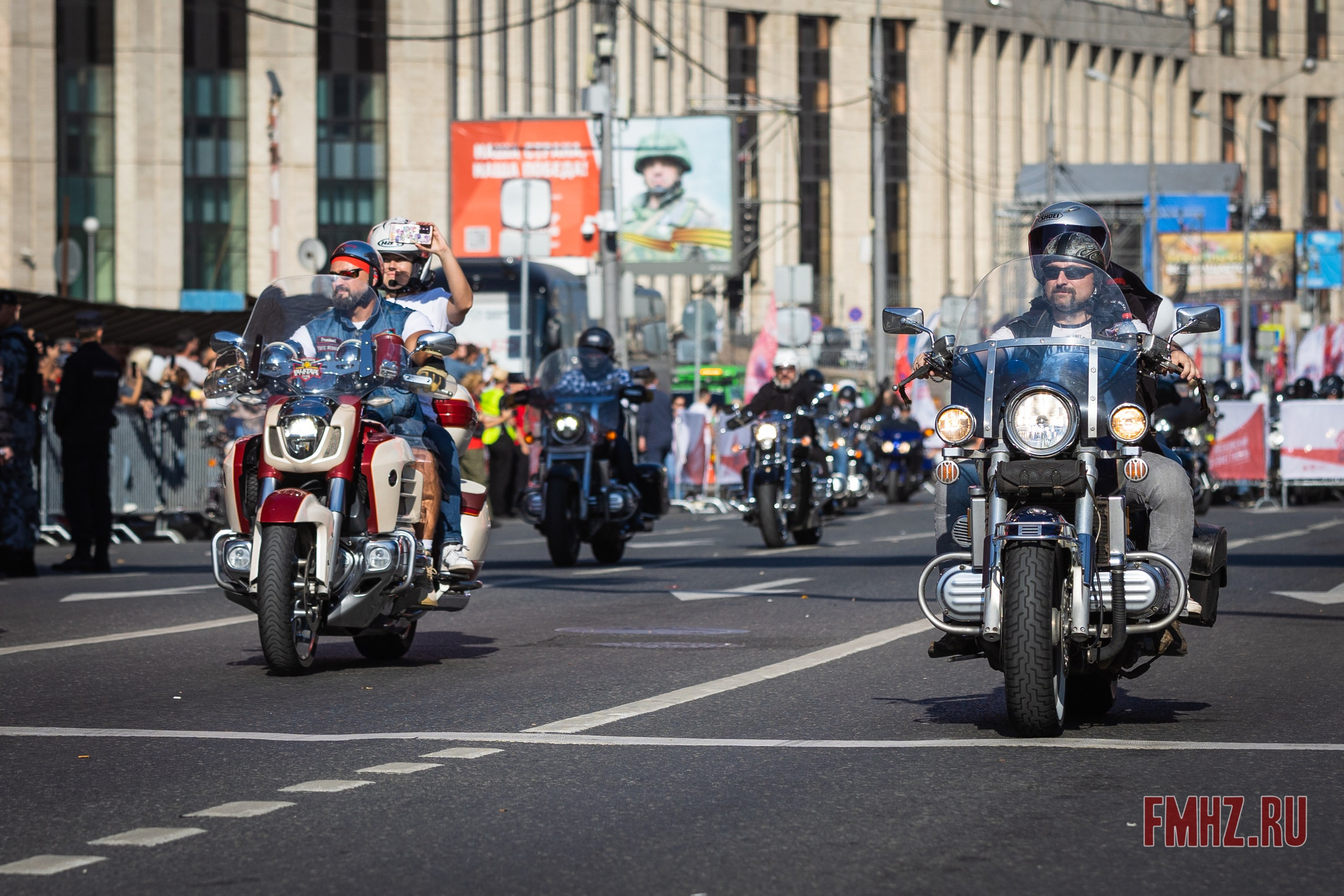 Закрытие Мотосезона 2023 на проспекте Академика Сахарова. Фотограф Владимир Охрименко