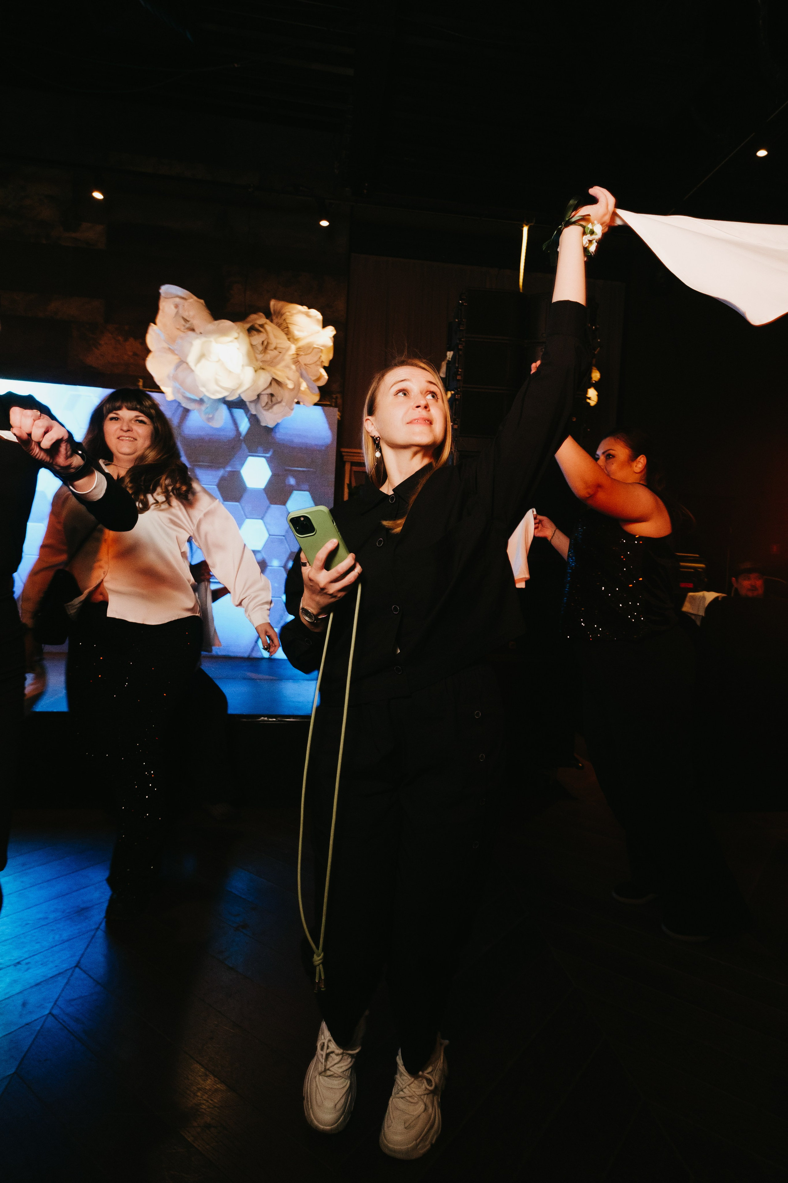 Корпоратив в Сириусу (Адлер) 10 лет компании. Свадебный фотограф Денис Ожигин в Краснодаре и крае. Эмоциональная и стильная съемка вашего дня