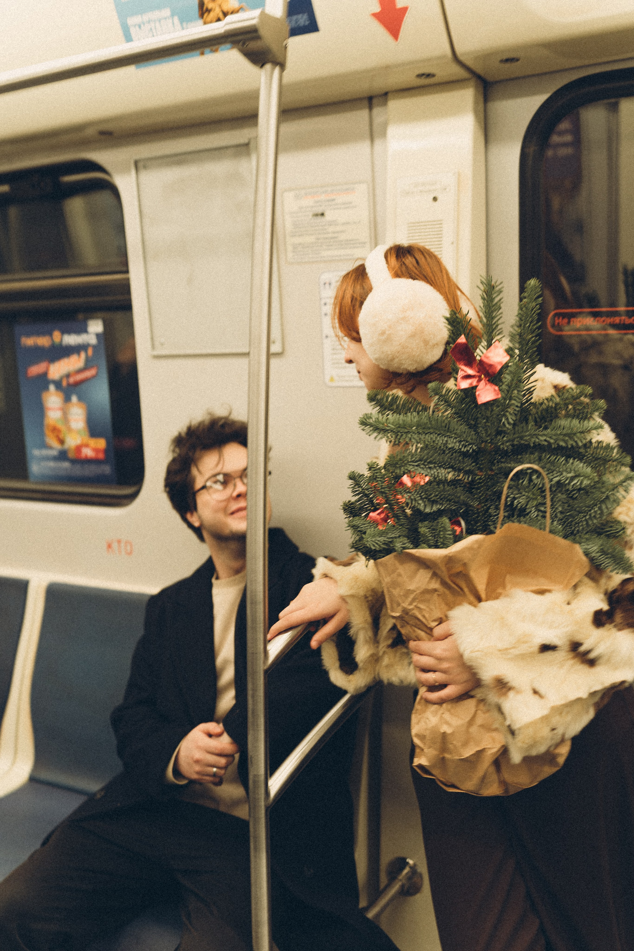 НОВОГОДНЯЯ ФОТОСЕСИИЯ ПАРЫ В МЕТРО ЛЮБОВЬ. Профессиональный фотограф, Санкт-Петербург — Виктория Богомолова