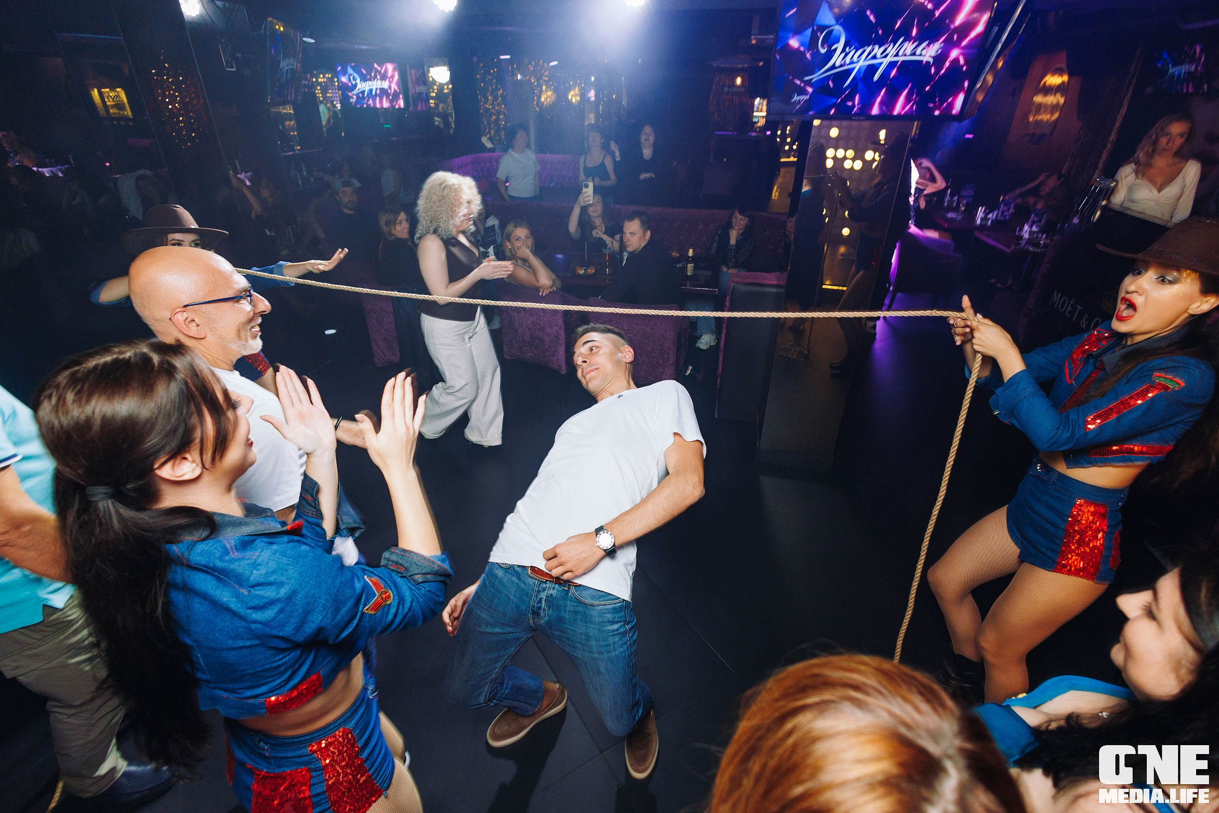 Фоторепортаж из караоке-клуба Эйфория. One Media Life: фоторепортажи, фотоотчеты с мероприятий и заведений