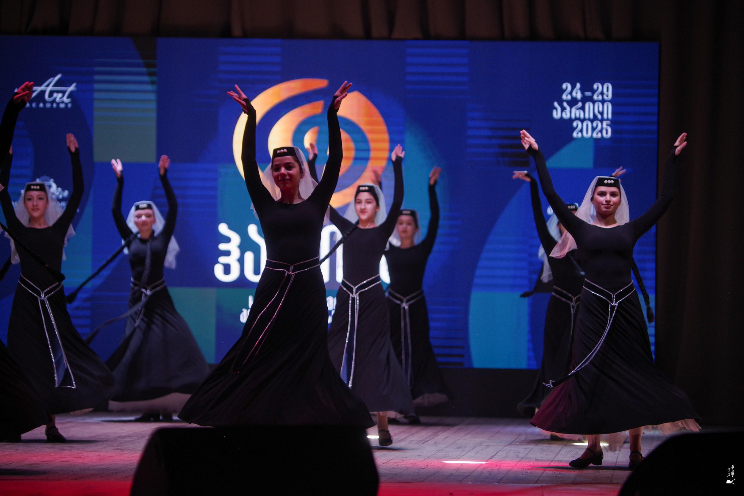 Танцы в Хоби. Портретный фотограф Денис Милютин