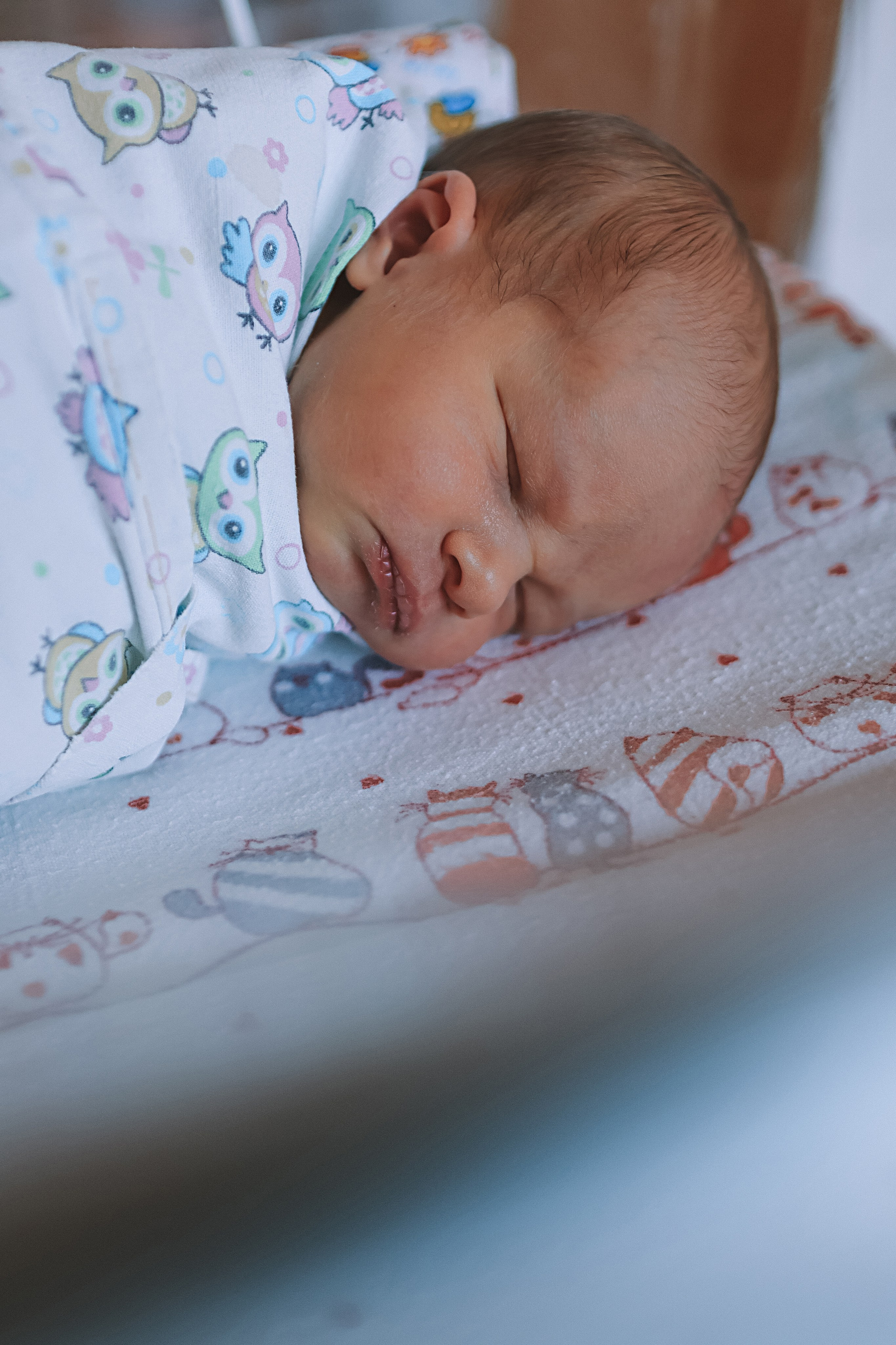 Выписка палата+внизу ПЦЭ. Семейный фотограф Тюмень, фотограф на роды Салмина Мария