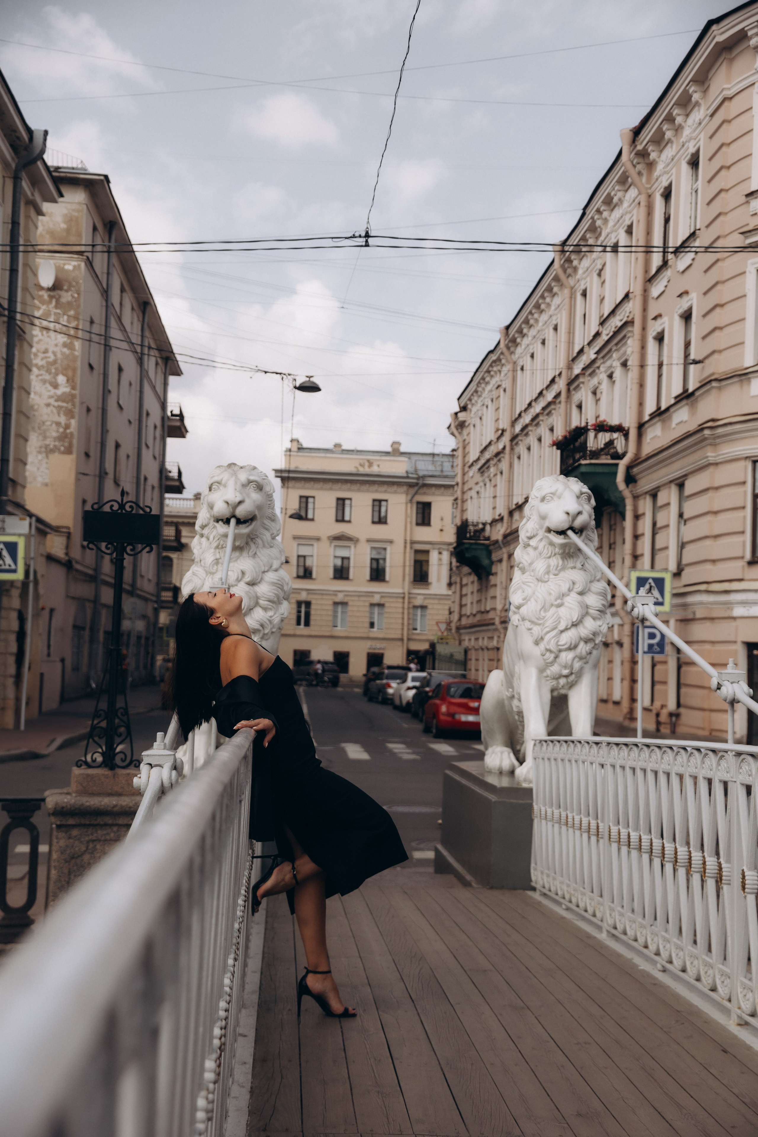 Ольга, прогулка по Фонтанке и фотосессия в парадной Ромашка. Фотограф в Санкт-Петербурге Разиля Идиятуллина