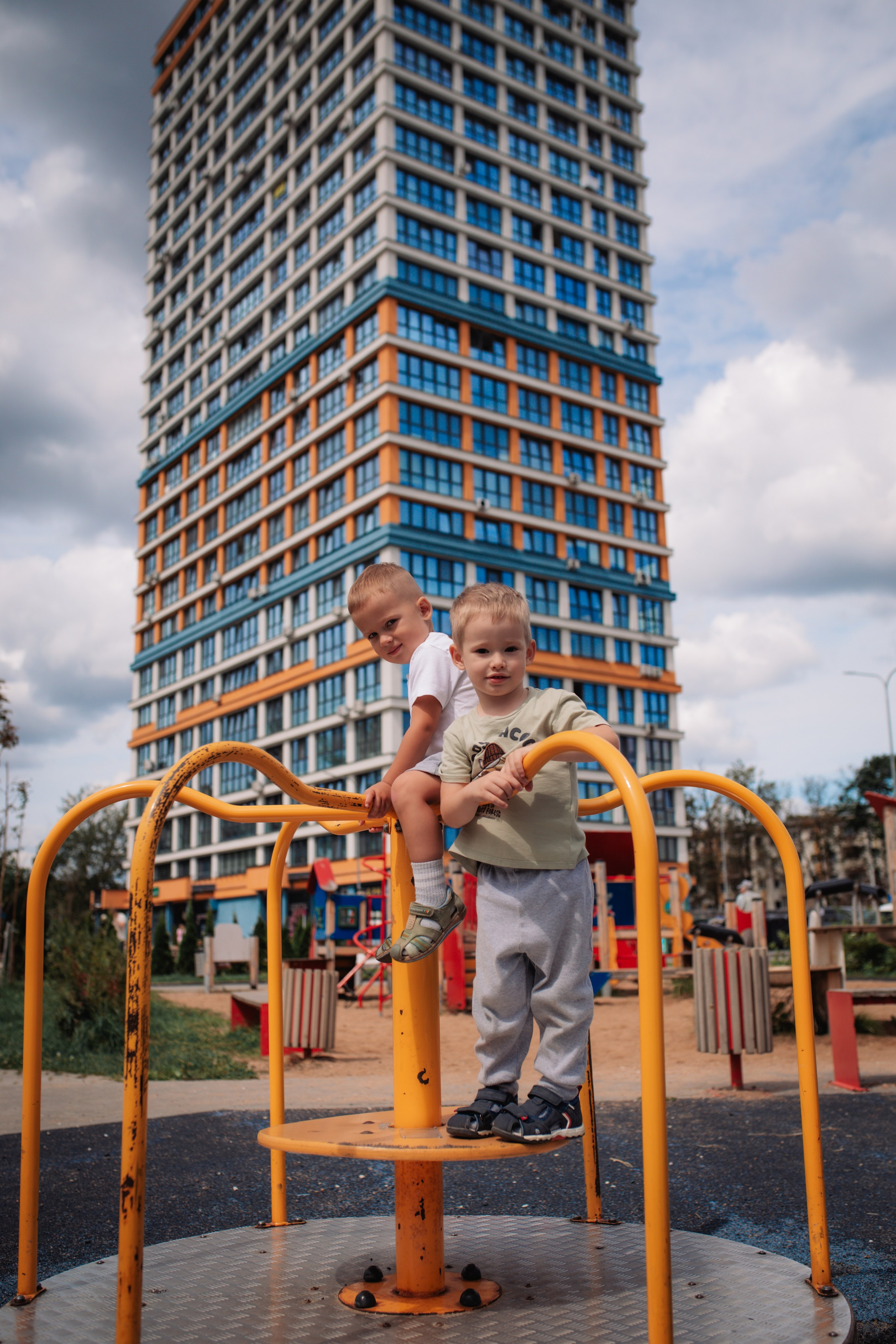 Семейная прогулка