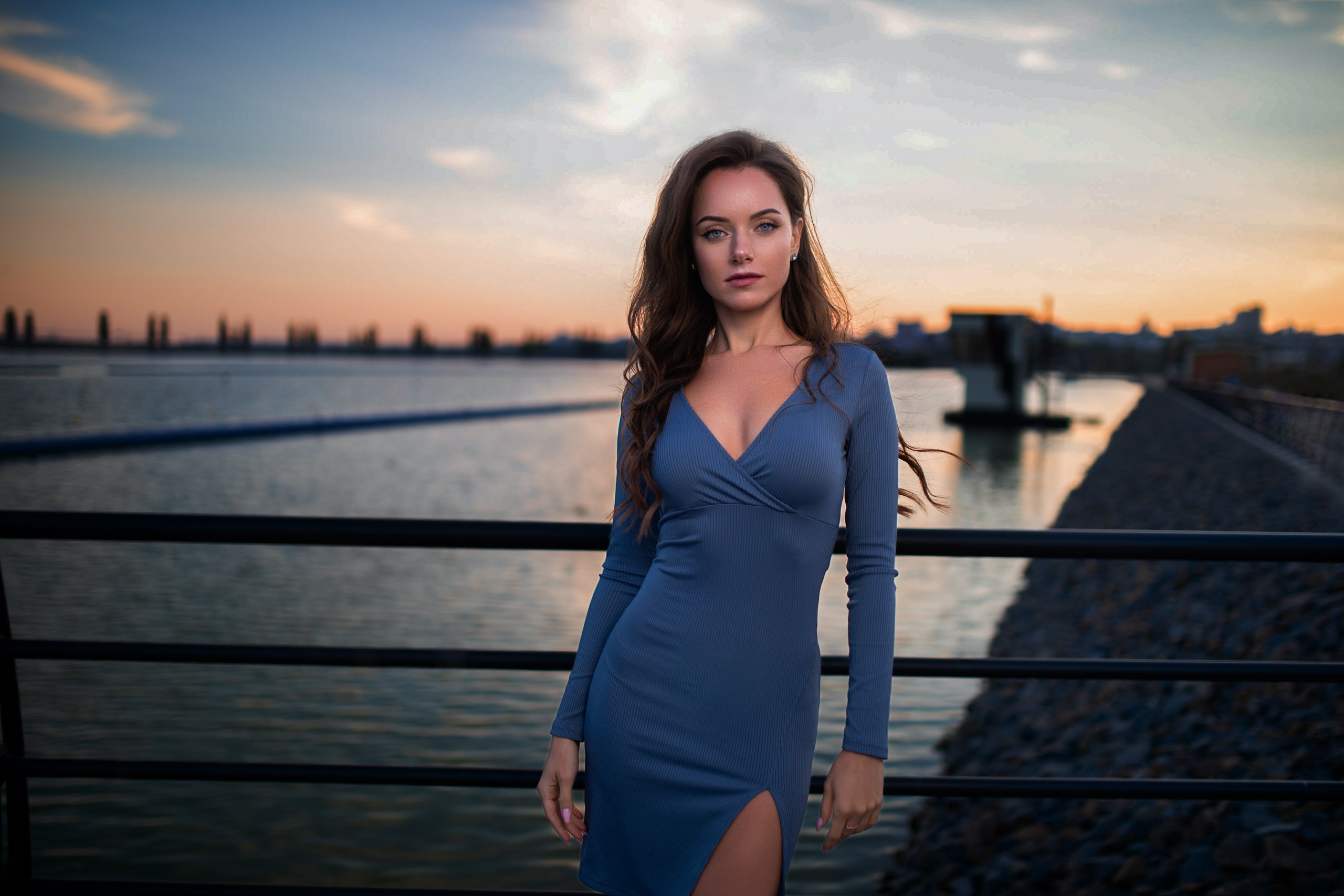 Вечерняя съемка с Екатериной на берегу реки в формате для «себя»