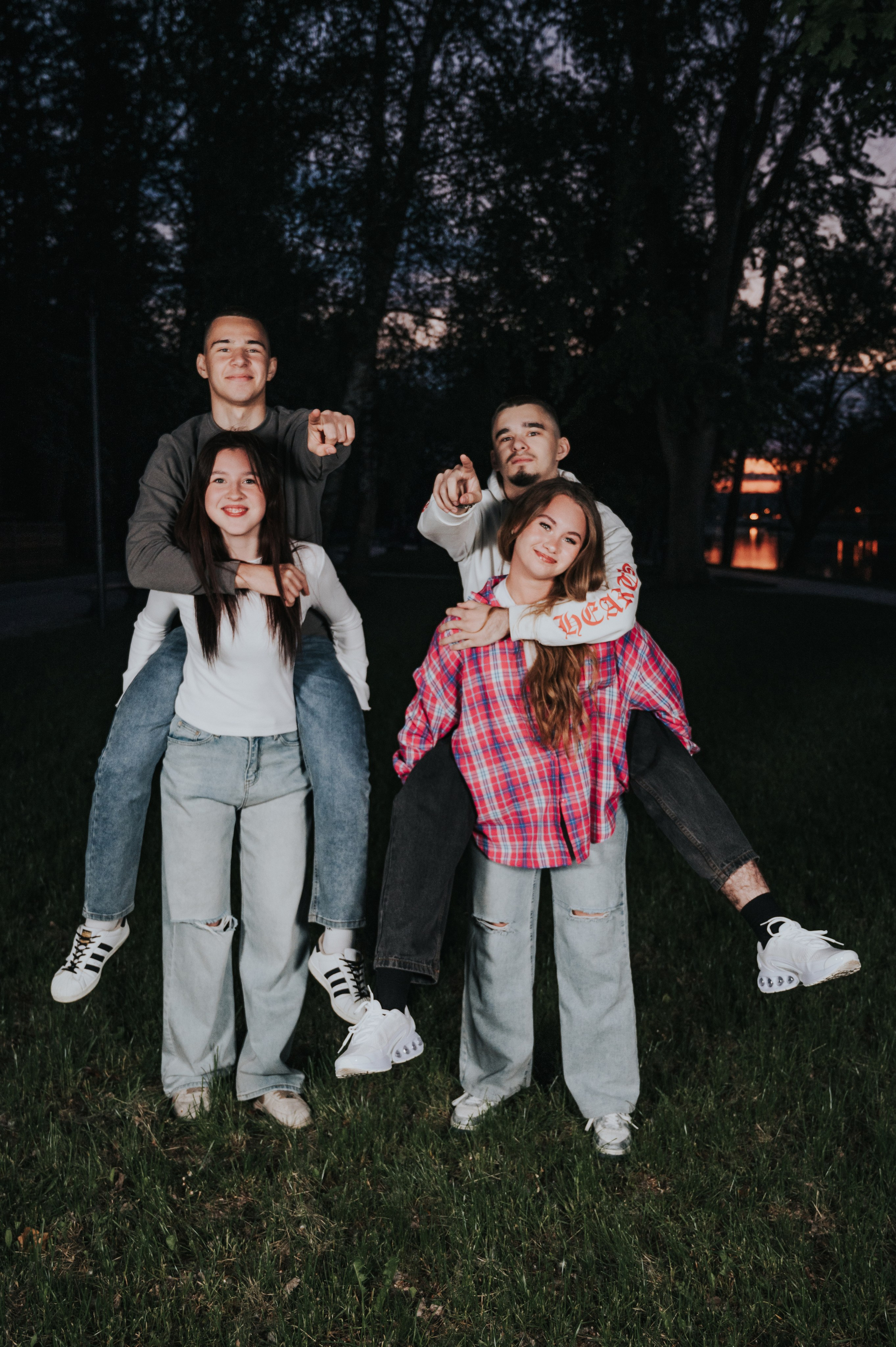 Ночная. Выпускные альбомы и Школьный фотограф в Алексеевке, Бирюче, Красном