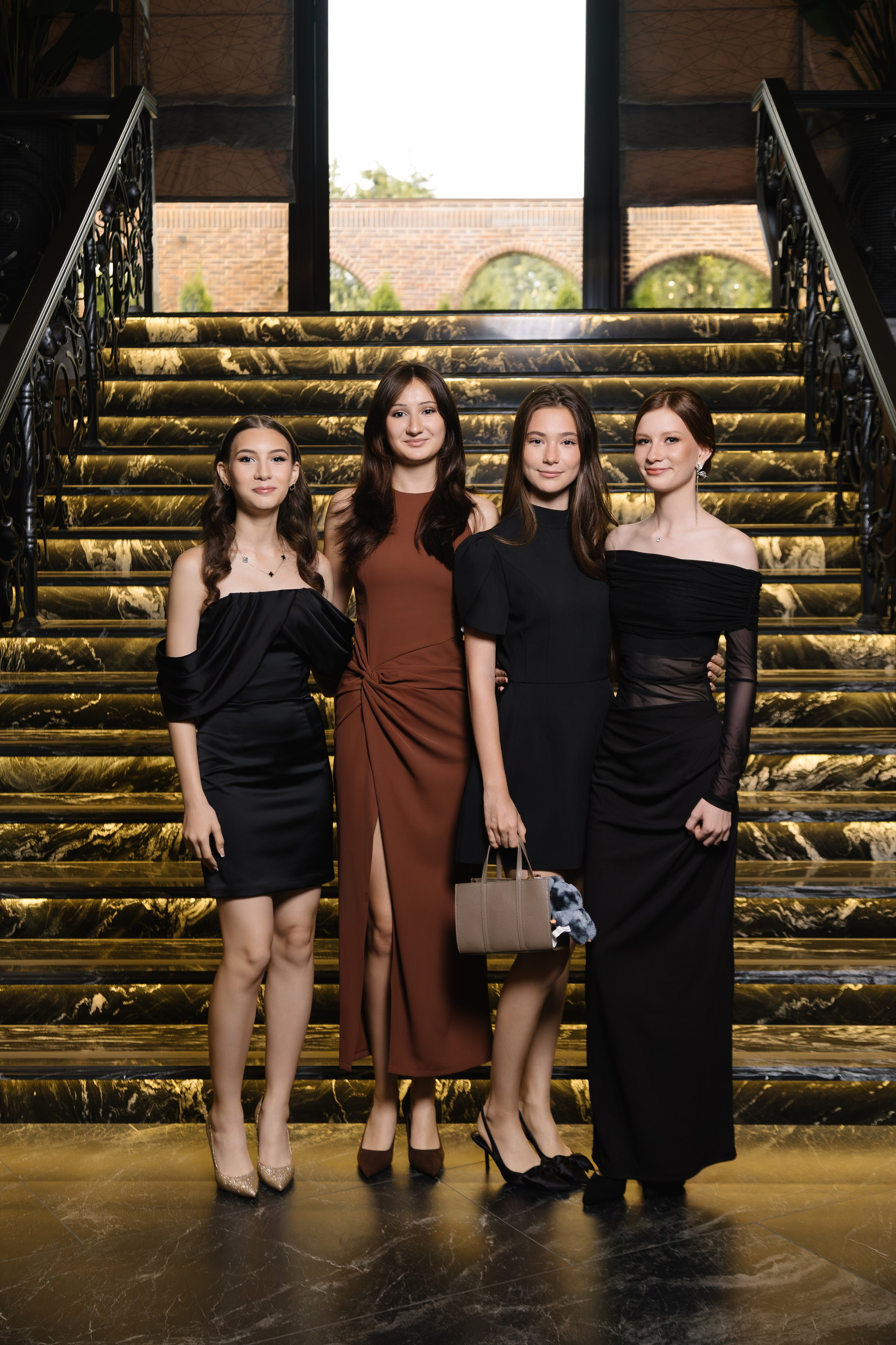 Выпускной 9В класса 2025. Артур Иликчян — Wedding & Event фотограф в Краснодаре