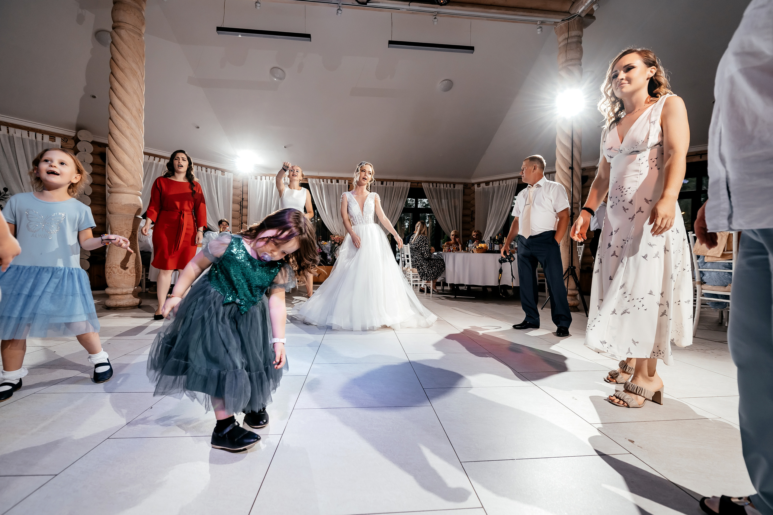 Евгений + Ольга, Щёлково, Загородный клуб «Барин». Свадебный и семейный фотограф Виктория Носачёва. Щелково, Москва и МО