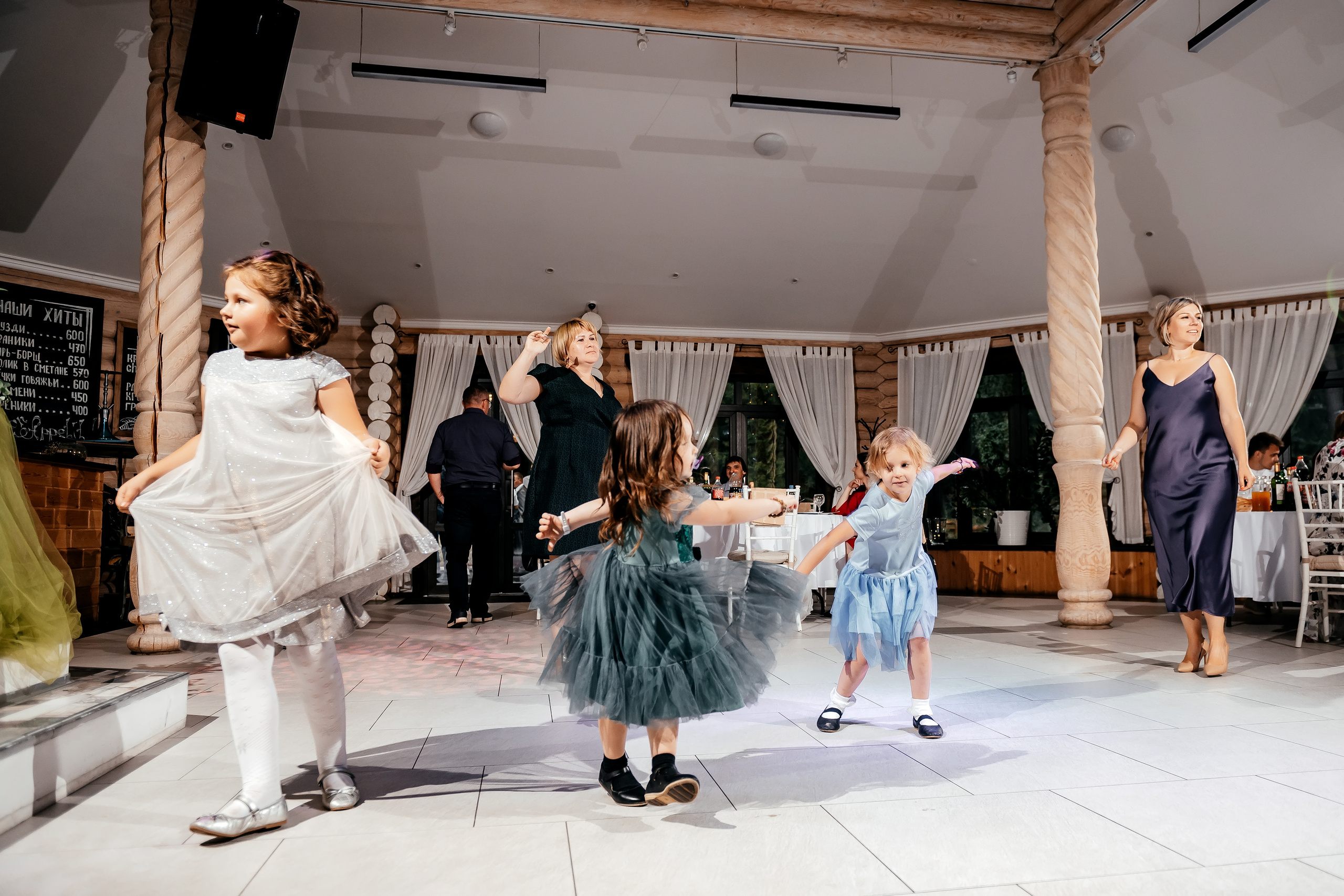 Евгений + Ольга, Щёлково, Загородный клуб «Барин». Свадебный и семейный фотограф Виктория Носачёва. Щелково, Москва и МО