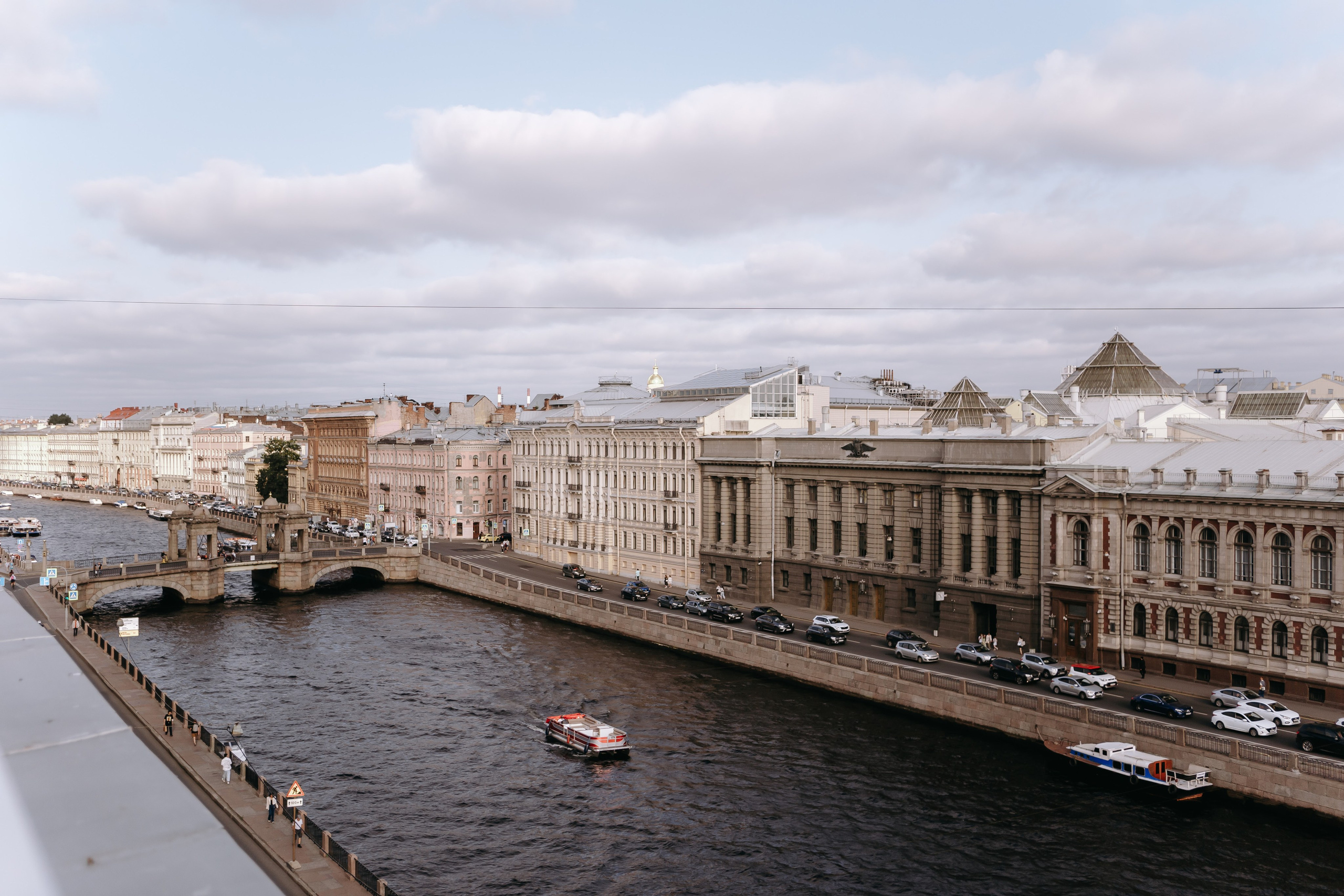 Над крышами Питера. Свадебный и семейный фотограф Арина Кулёва